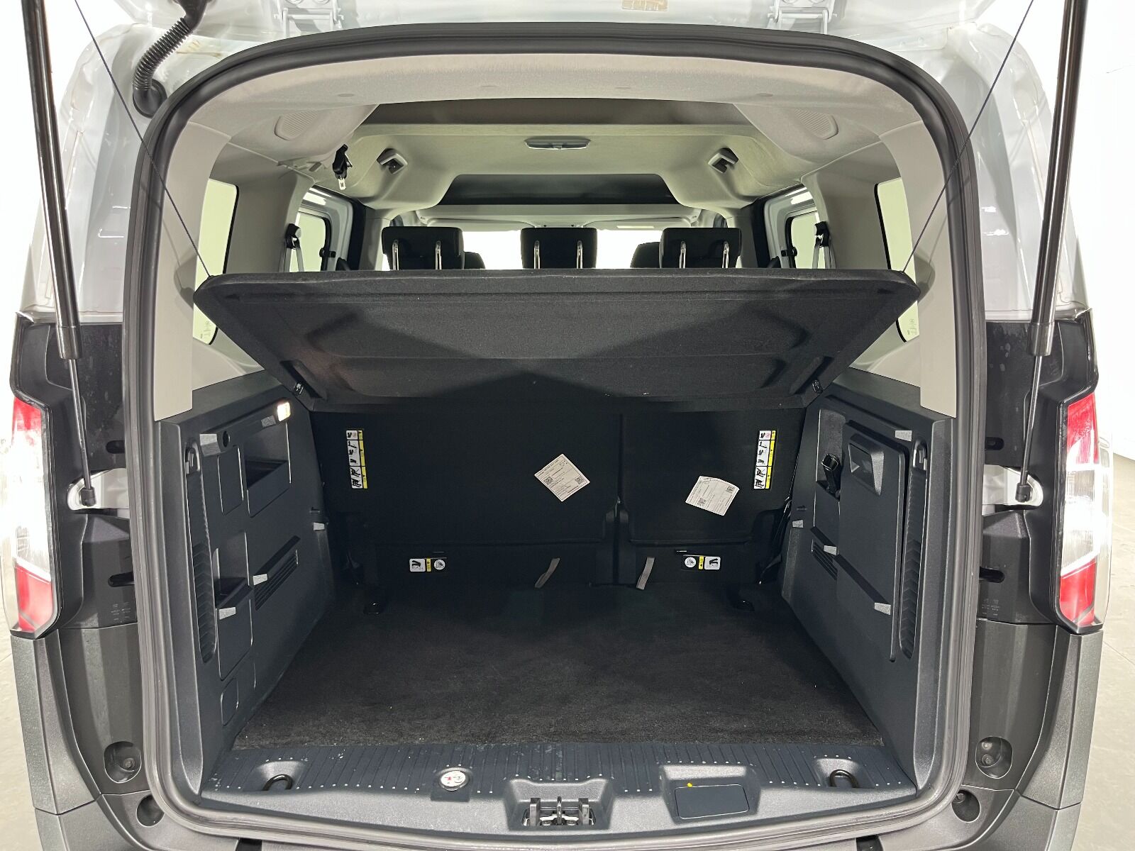 Ford Tourneo Courier Kombi 1.5 EcoBlue Deluxe - 2025 - Detay