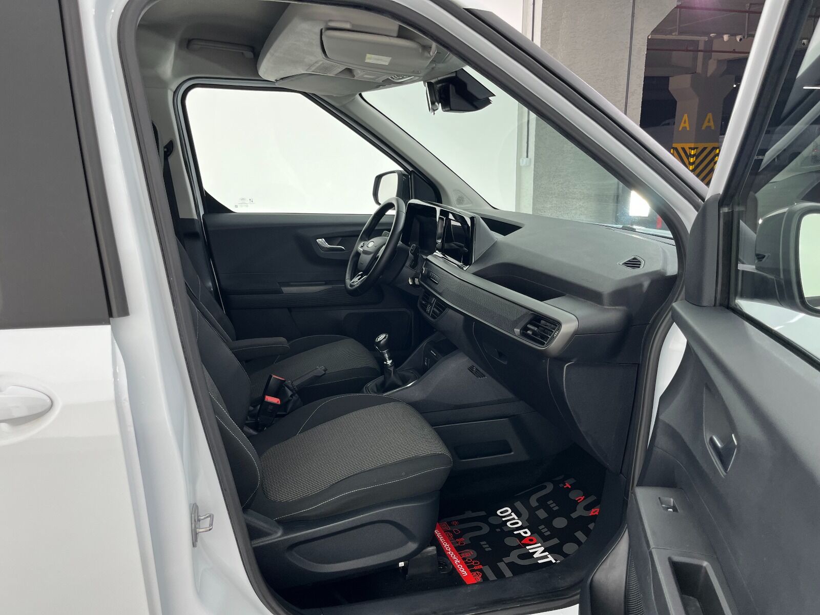 Ford Tourneo Courier Kombi 1.5 EcoBlue Deluxe - 2025 - Detay