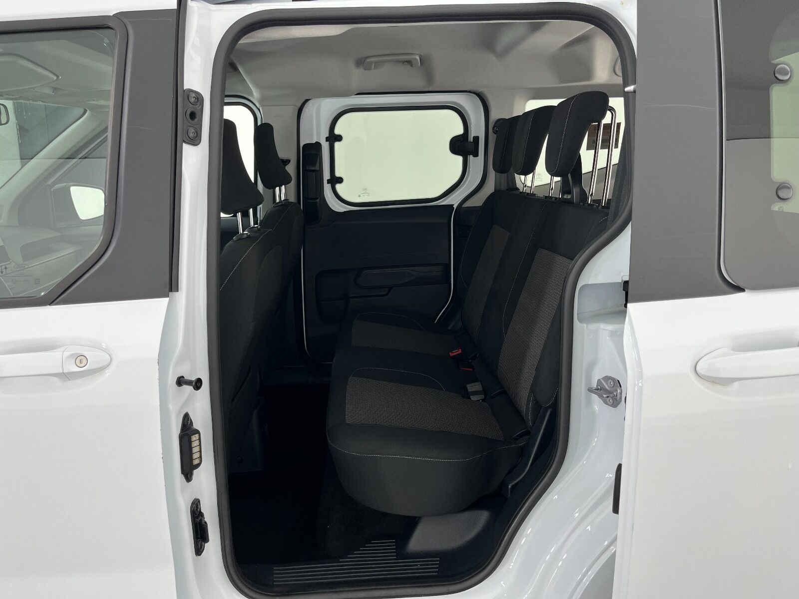 Ford Tourneo Courier Kombi 1.5 EcoBlue Deluxe - 2025 - Detay