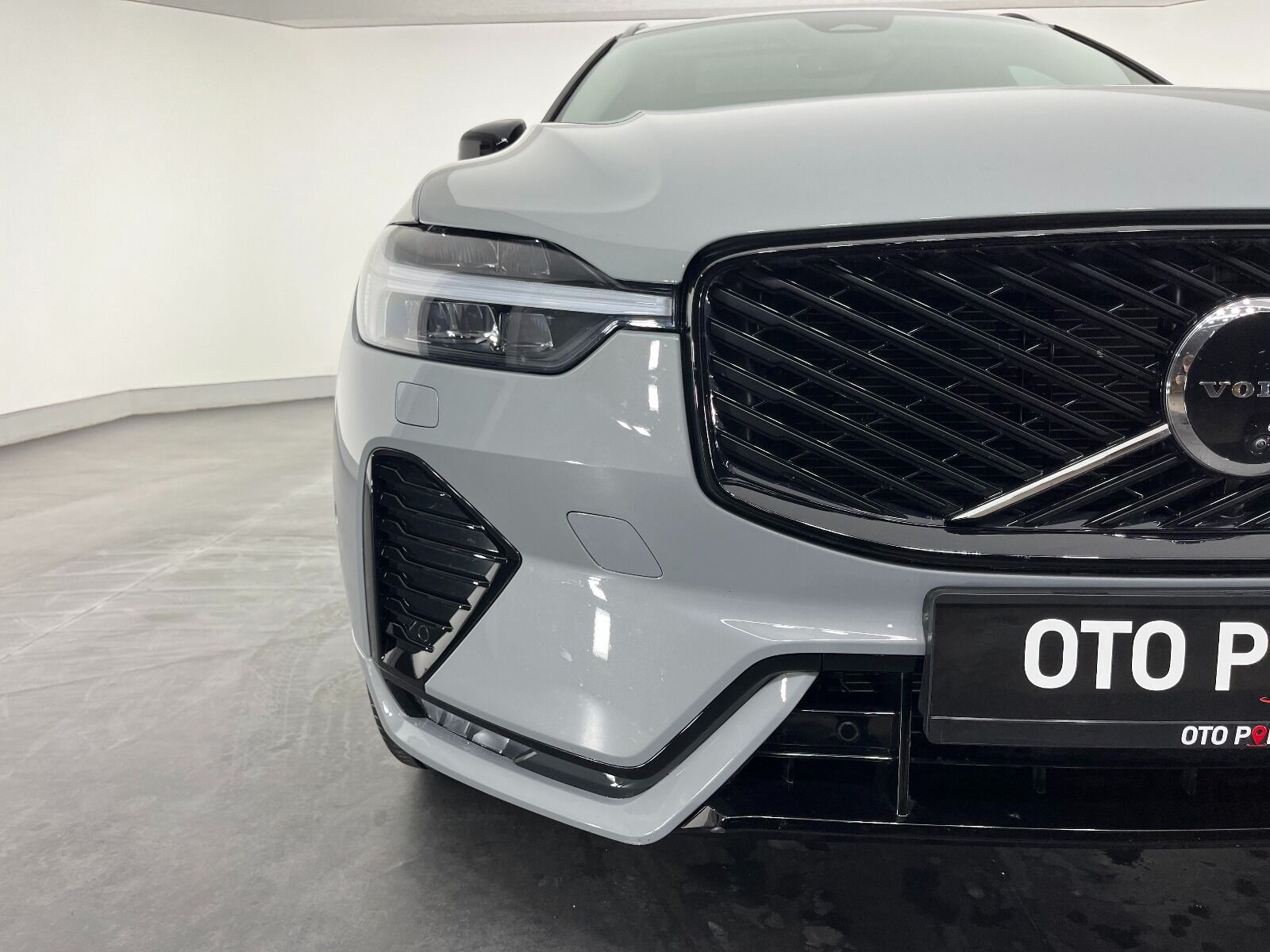 Volvo XC60 2.0 B5 Mild Hybrid Plus Dark AWD - 2025 - Detay