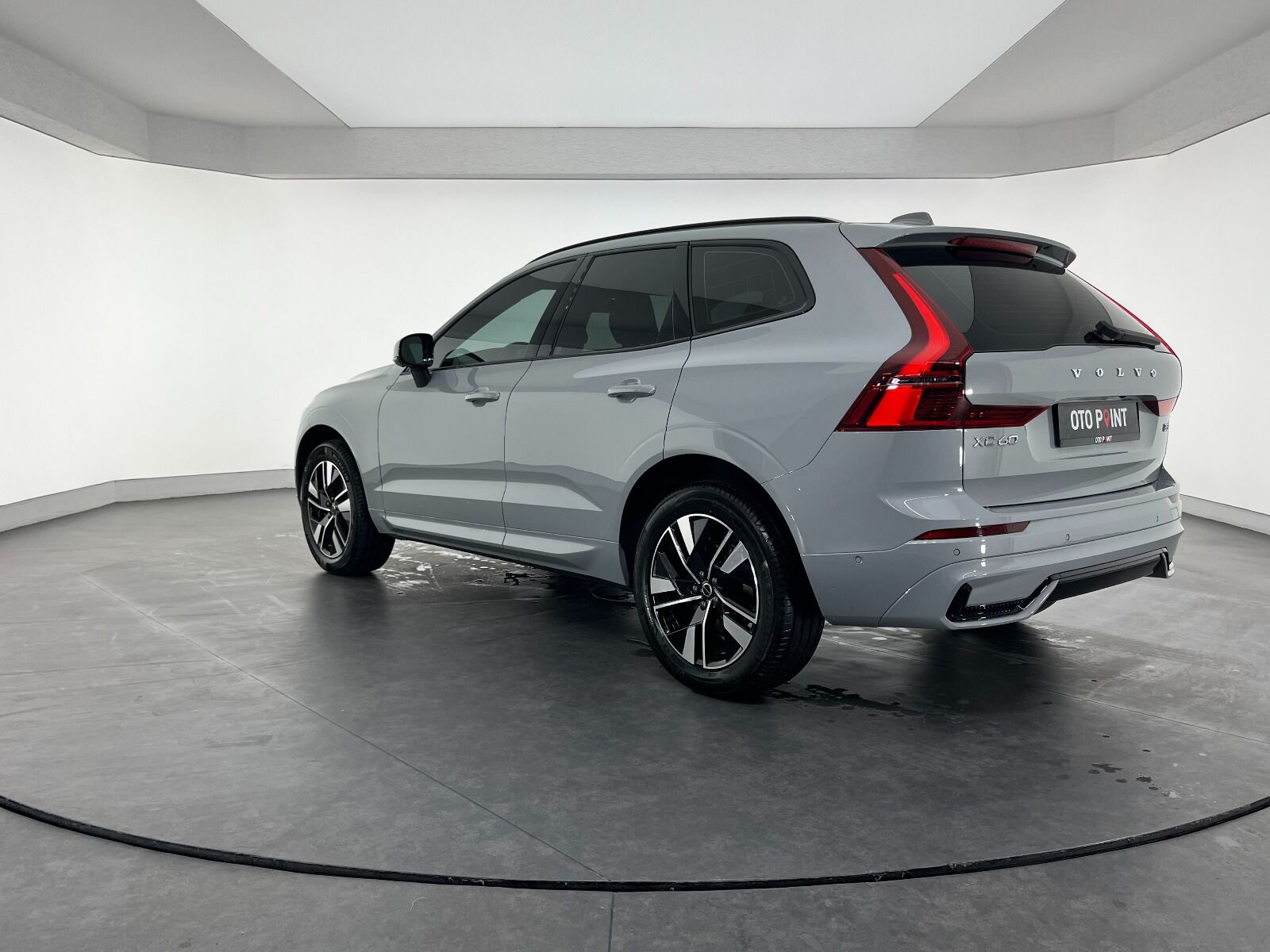Volvo XC60 2.0 B5 Mild Hybrid Plus Dark AWD - 2025 - Detay