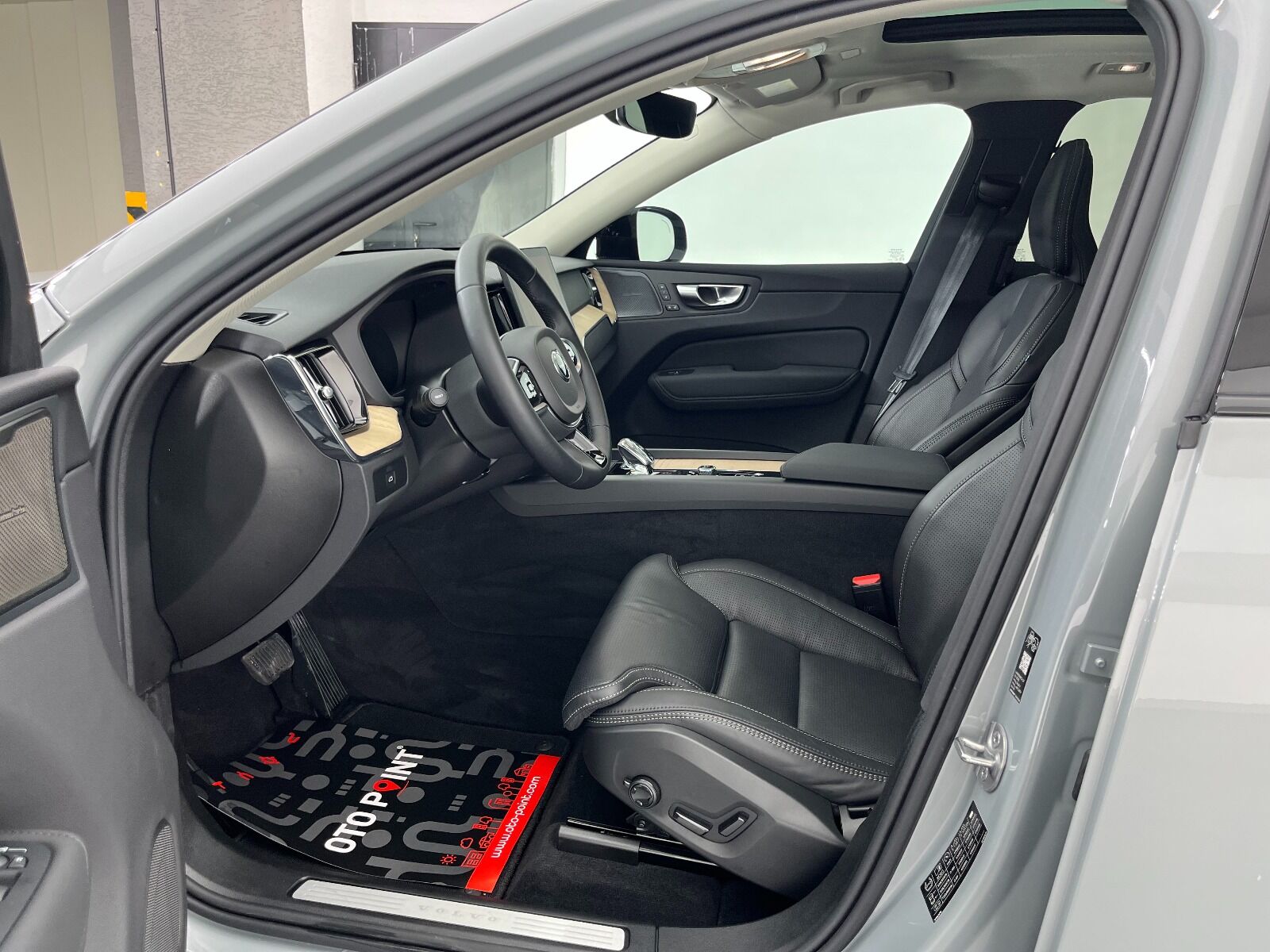 Volvo XC60 2.0 B5 Mild Hybrid Plus Dark AWD - 2025 - Detay