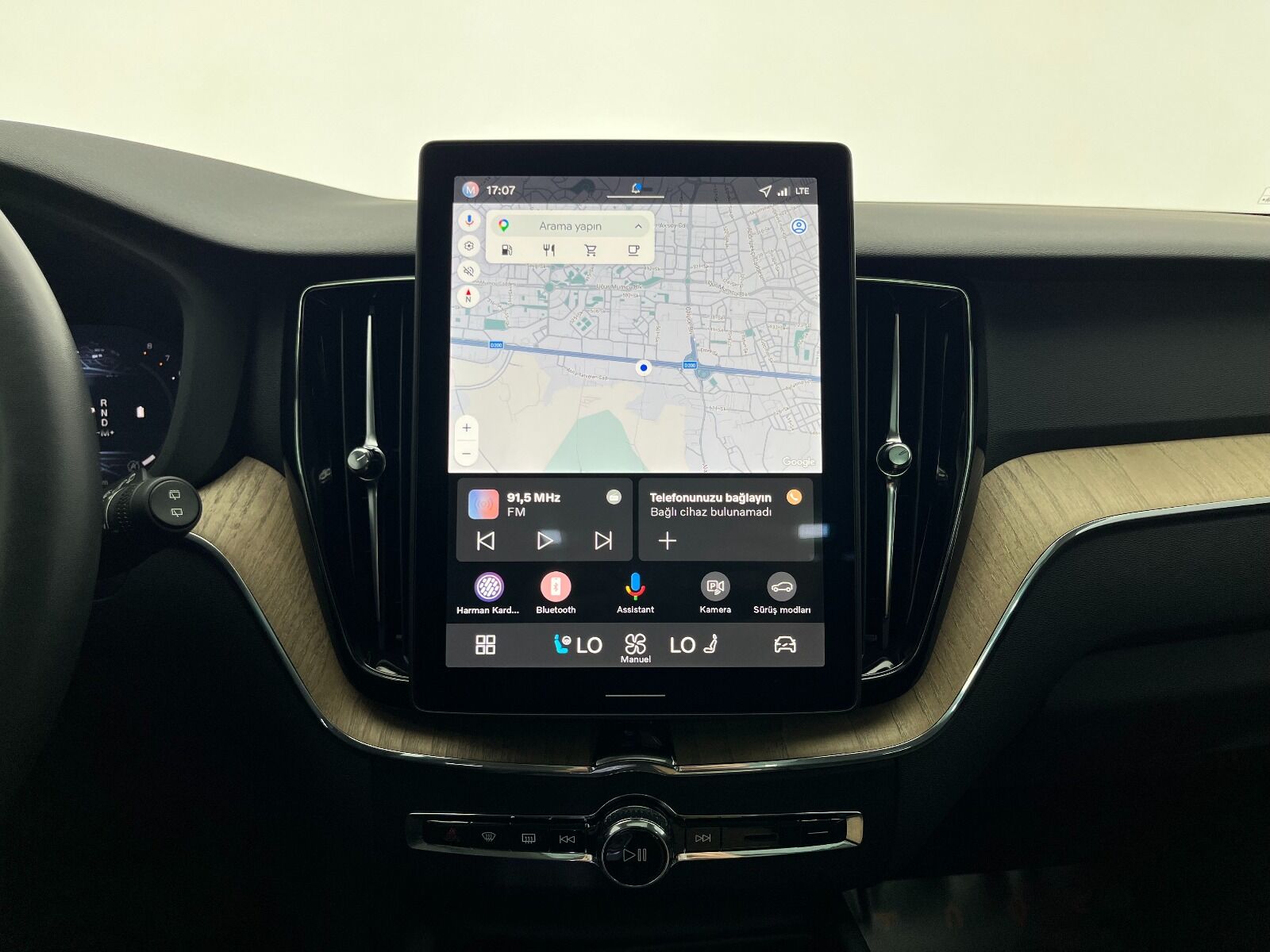 Volvo XC60 2.0 B5 Mild Hybrid Plus Dark AWD - 2025 - Detay