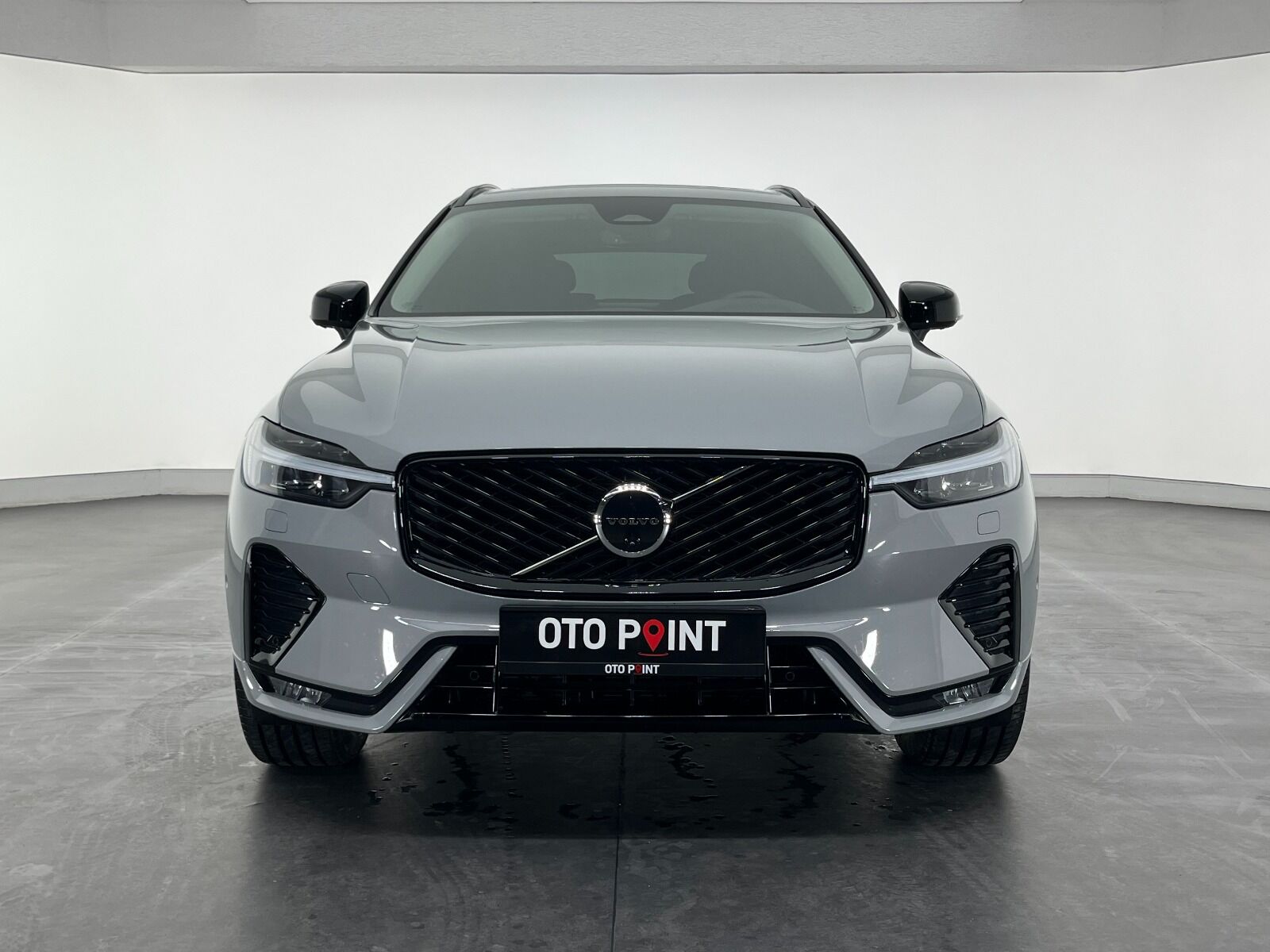 Volvo XC60 2.0 B5 Mild Hybrid Plus Dark AWD - 2025