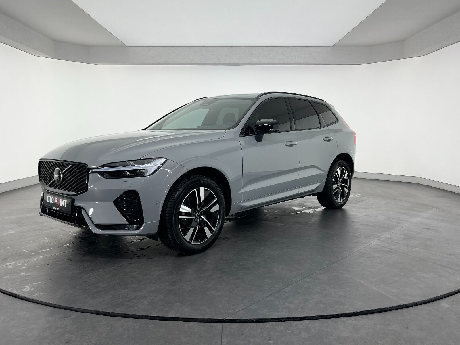 Volvo XC60 2.0 B5 Mild Hybrid Plus Dark AWD - 2025 - Detay