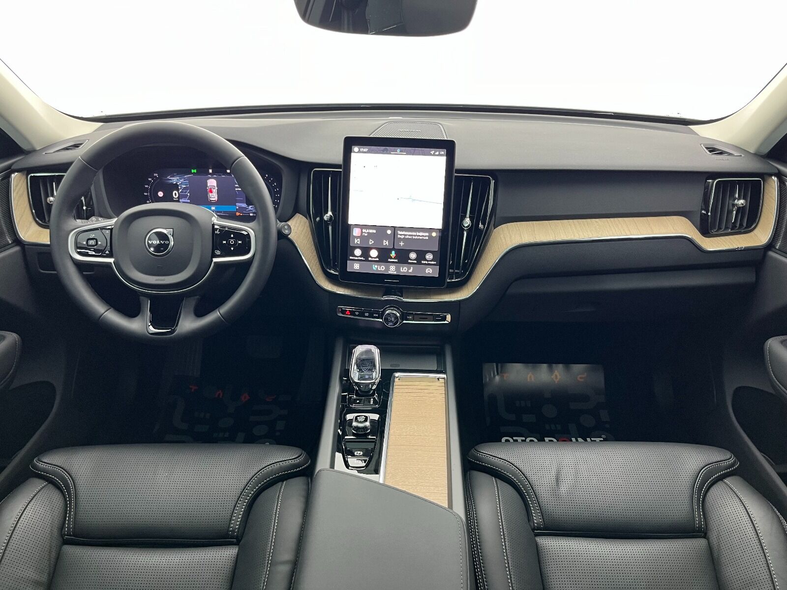 Volvo XC60 2.0 B5 Mild Hybrid Plus Dark AWD - 2025 - Detay