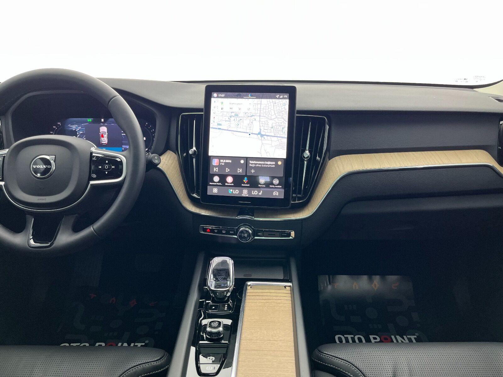 Volvo XC60 2.0 B5 Mild Hybrid Plus Dark AWD - 2025 - Detay