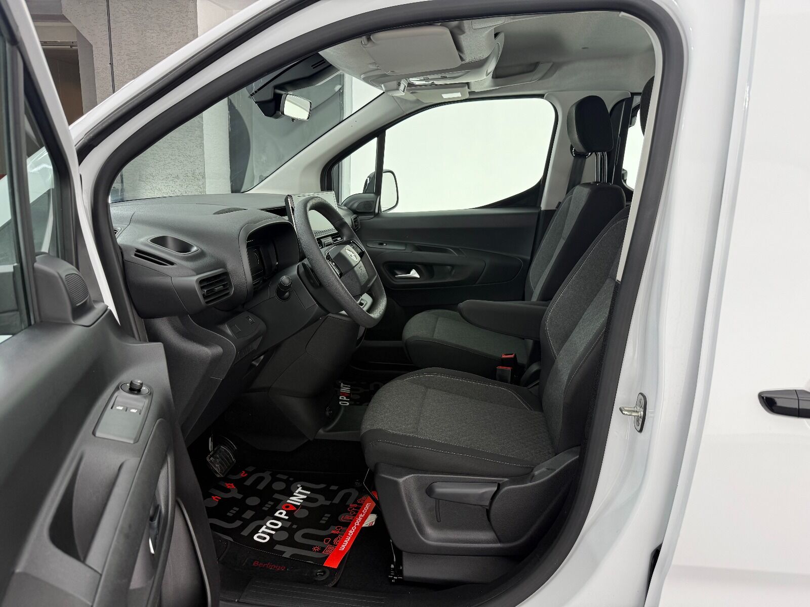 Opel Combo 1.5 D Essential - 2026 - Detay