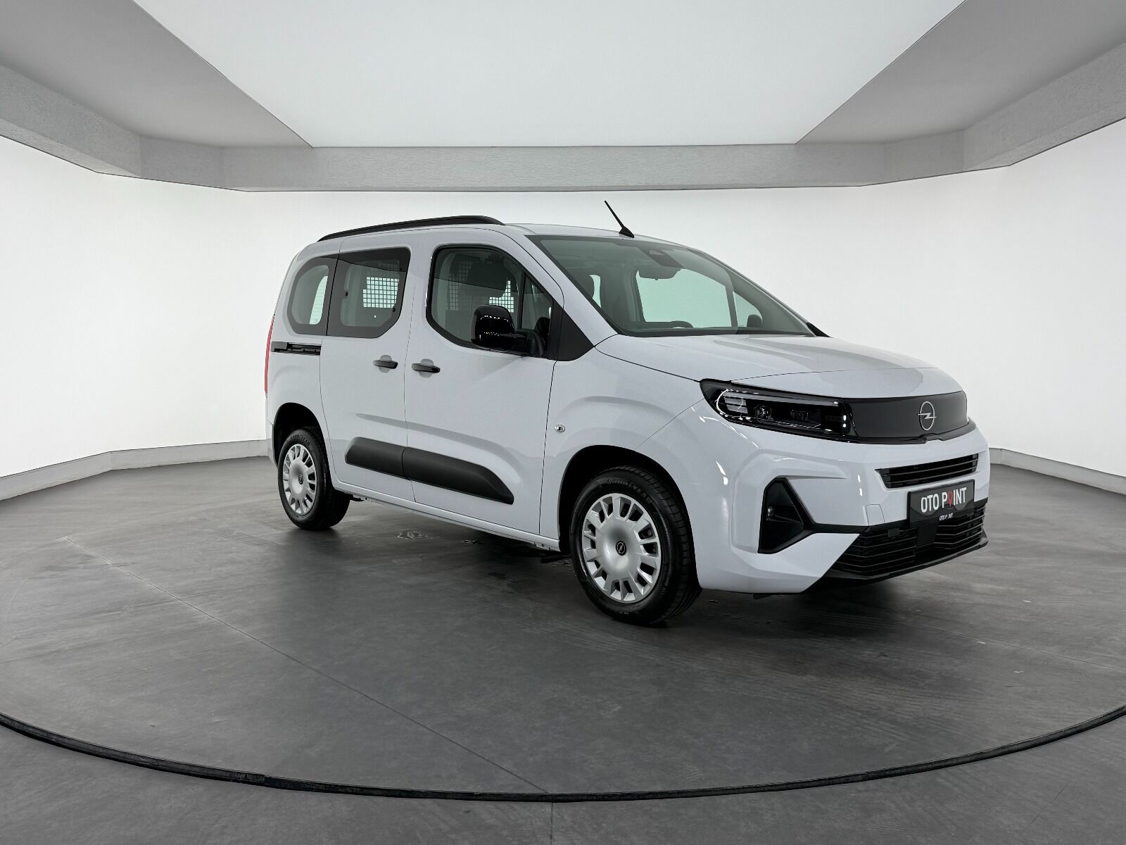 Opel Combo 1.5 D Essential - 2026 - Detay