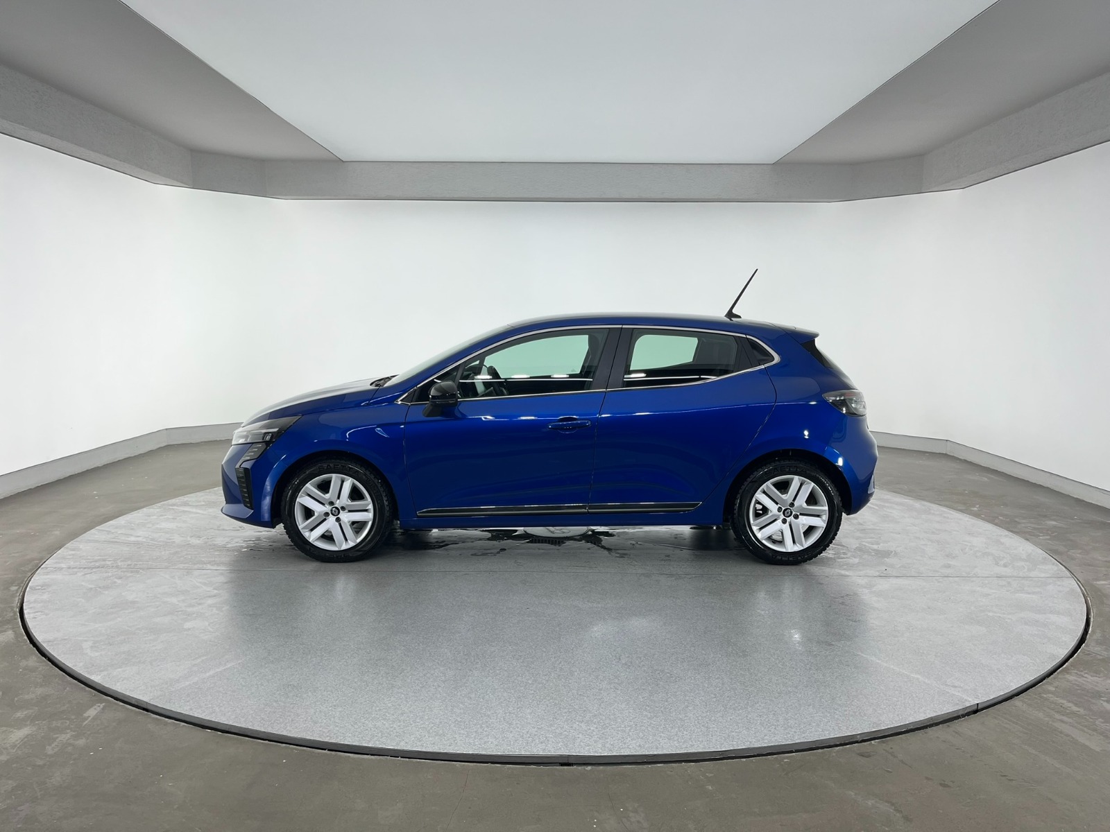 Renault Clio Hatchback 1.0 TCe Evolution X-Tronic - 2024 - Detay