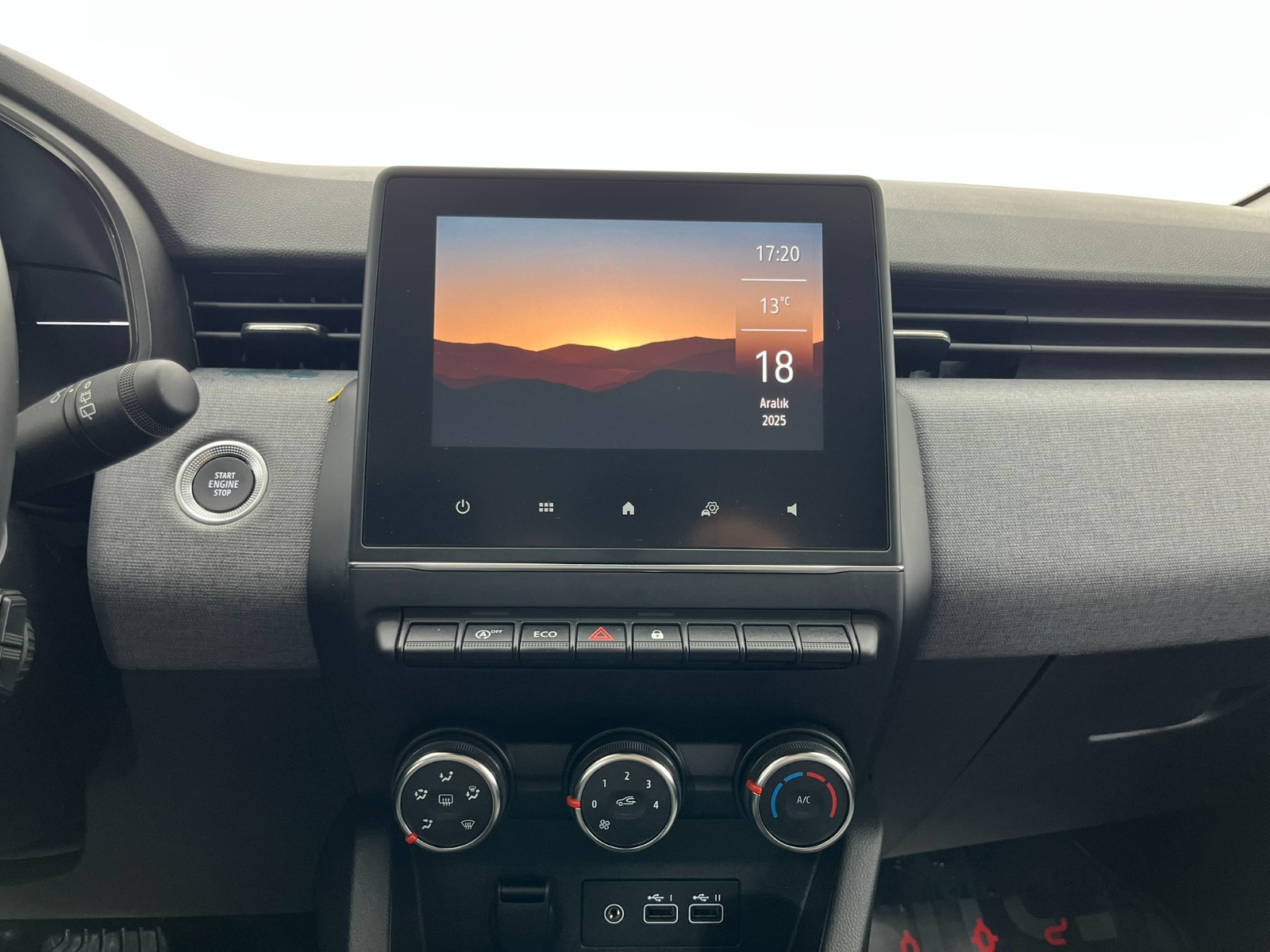 Renault Clio Hatchback 1.0 TCe Evolution X-Tronic - 2024 - Detay