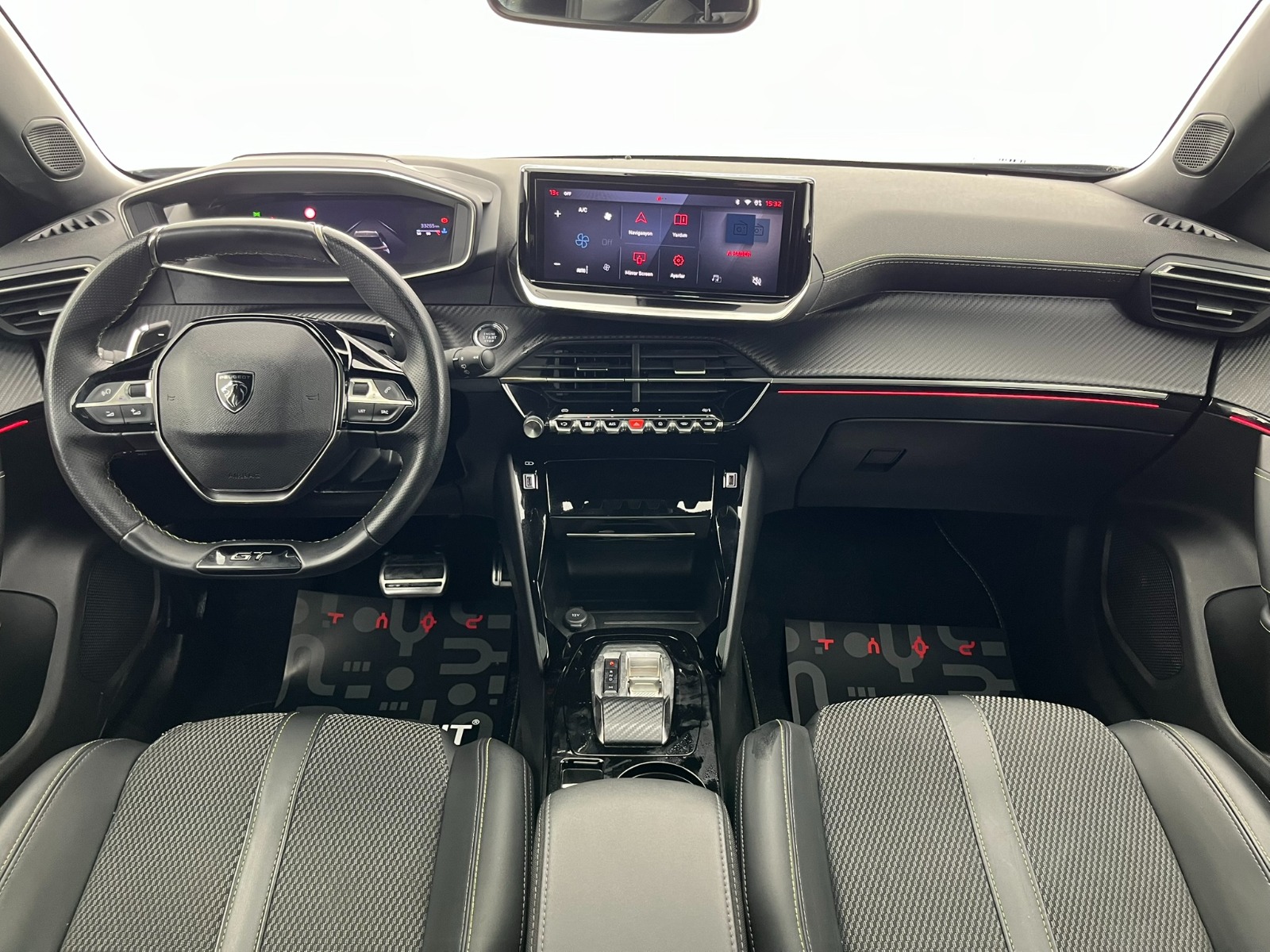 Peugeot 2008 Crossover 1.2 PureTech GT EAT8 - 2024 - Detay