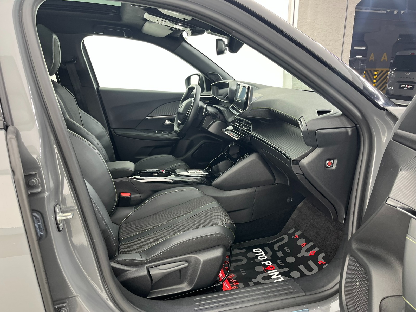 Peugeot 2008 Crossover 1.2 PureTech GT EAT8 - 2024 - Detay