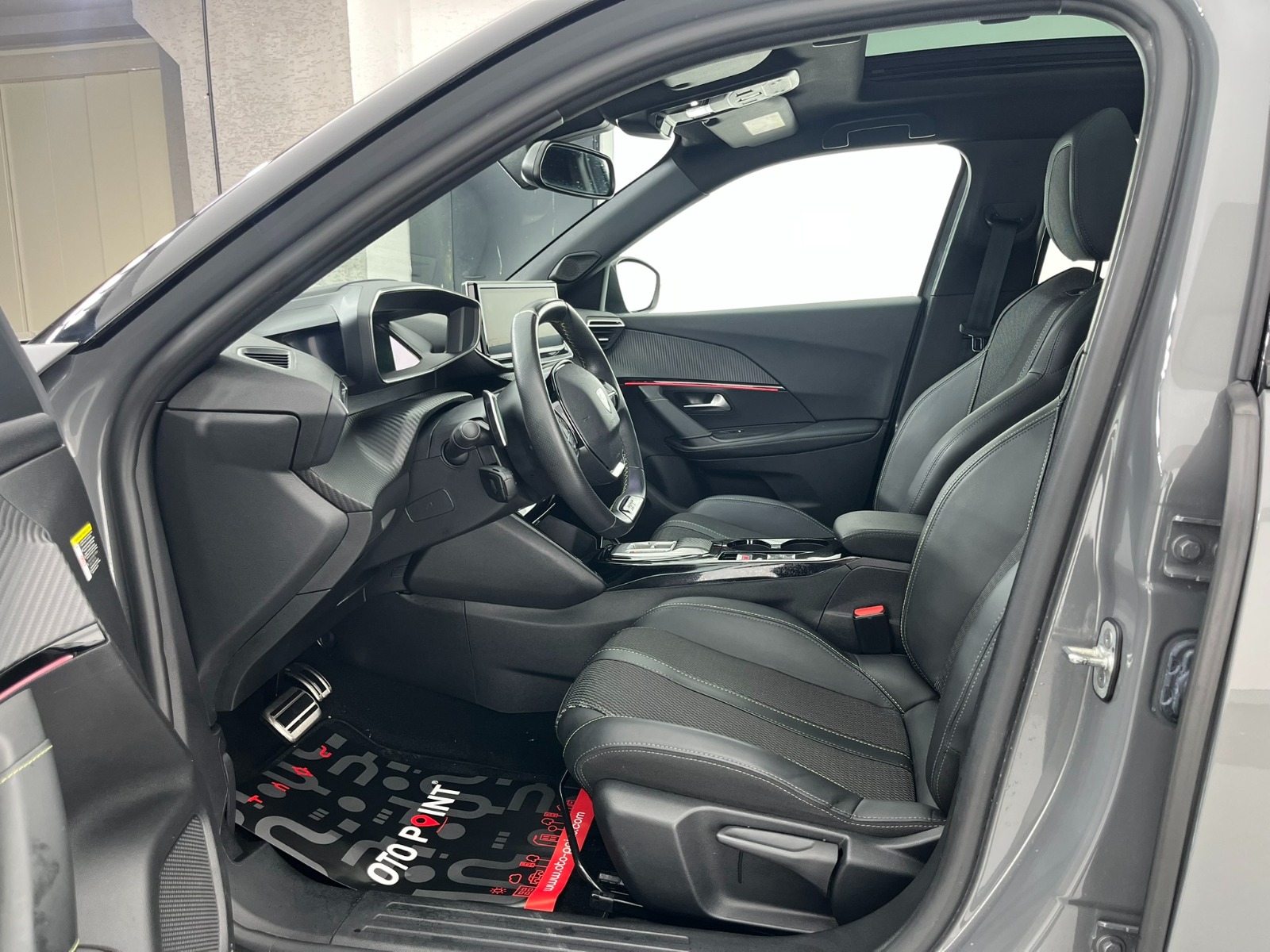 Peugeot 2008 Crossover 1.2 PureTech GT EAT8 - 2024 - Detay