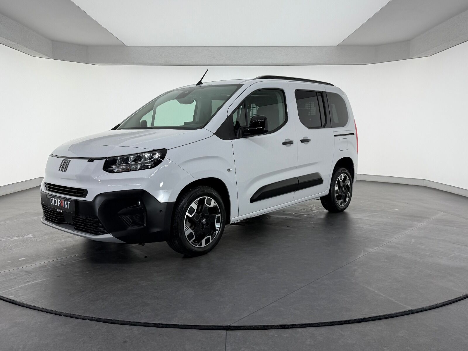 Fiat Doblo Combi 1.5 BlueHDİ Premio Plus - 2025 - Detay
