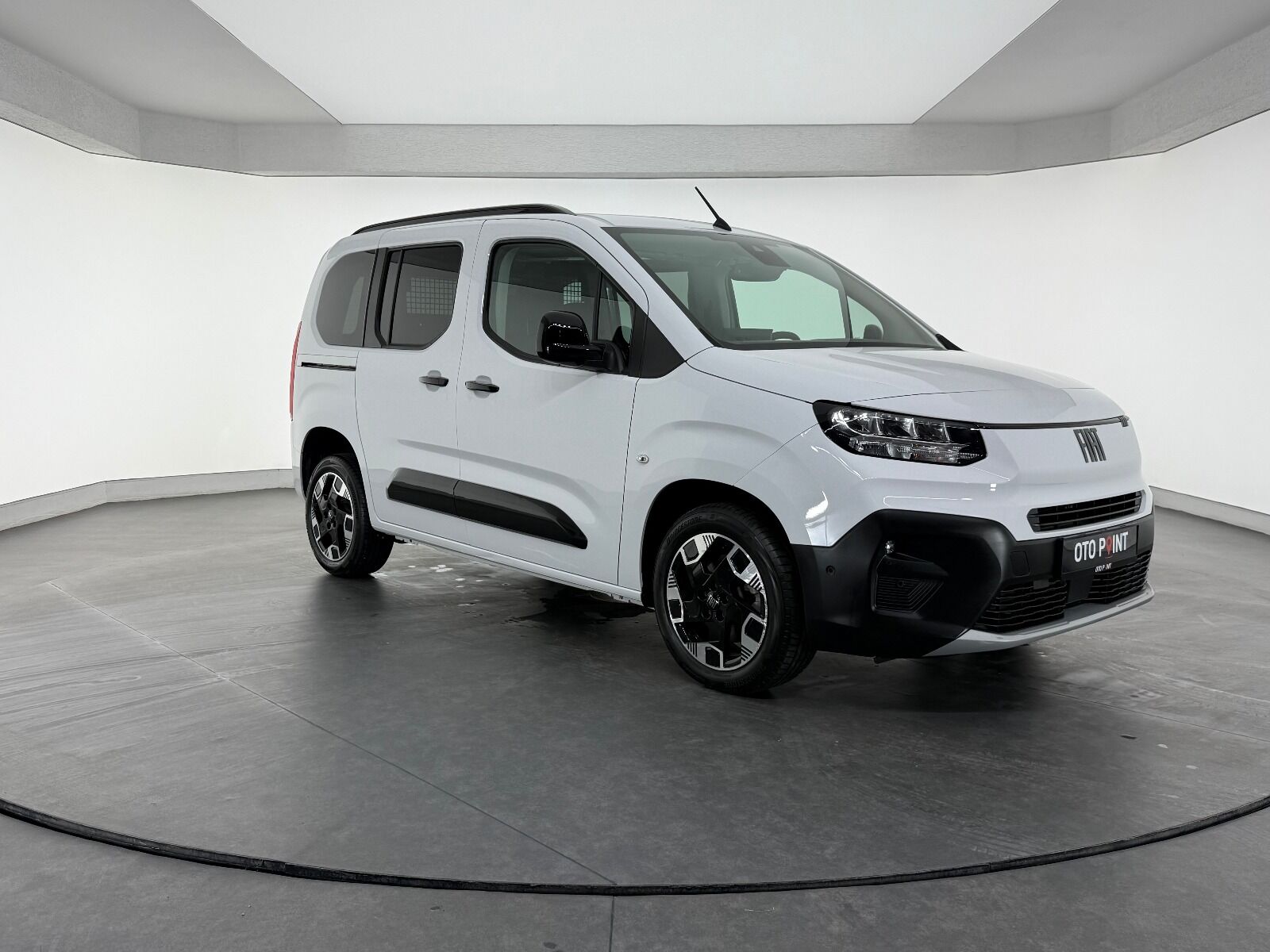 Fiat Doblo Combi 1.5 BlueHDİ Premio Plus - 2025 - Detay
