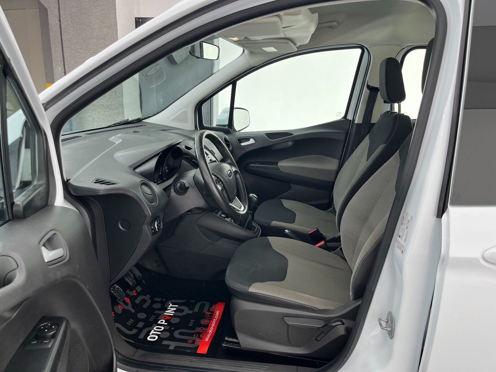 Ford Tourneo Courier 1.5 TDCI Deluxe - 2023 - Detay