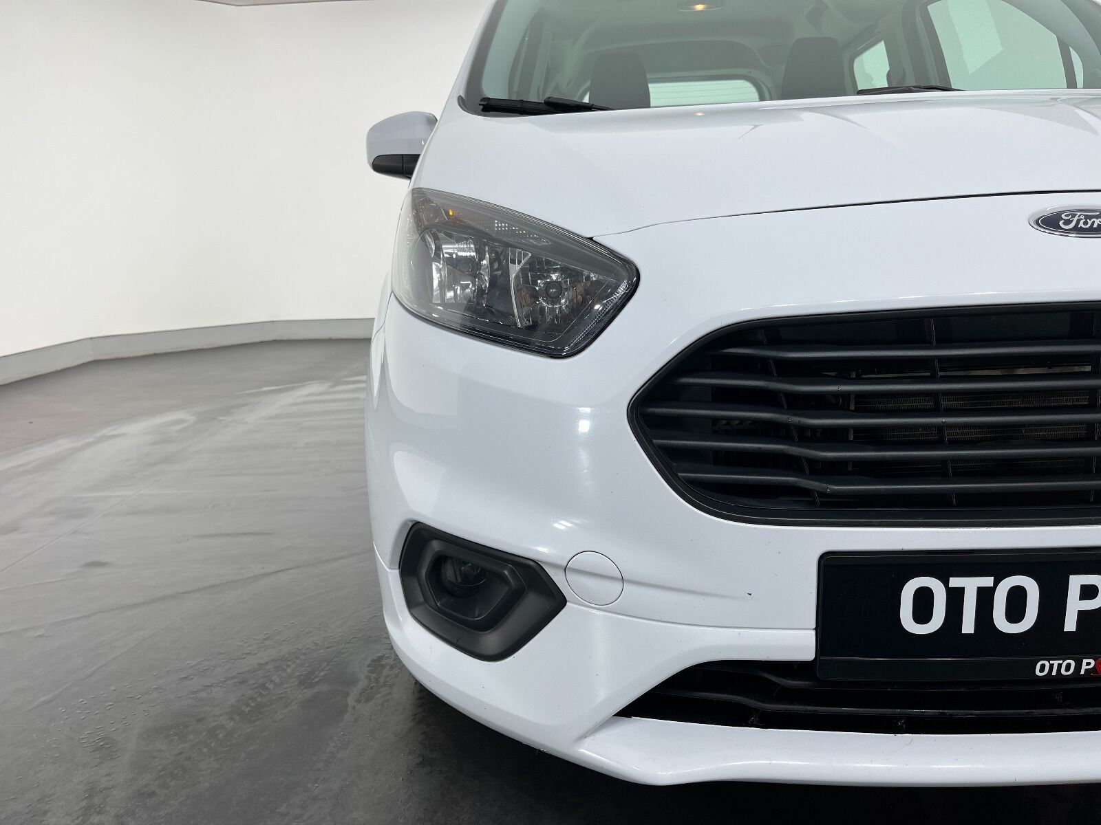 Ford Tourneo Courier 1.5 TDCI Deluxe - 2023 - Detay