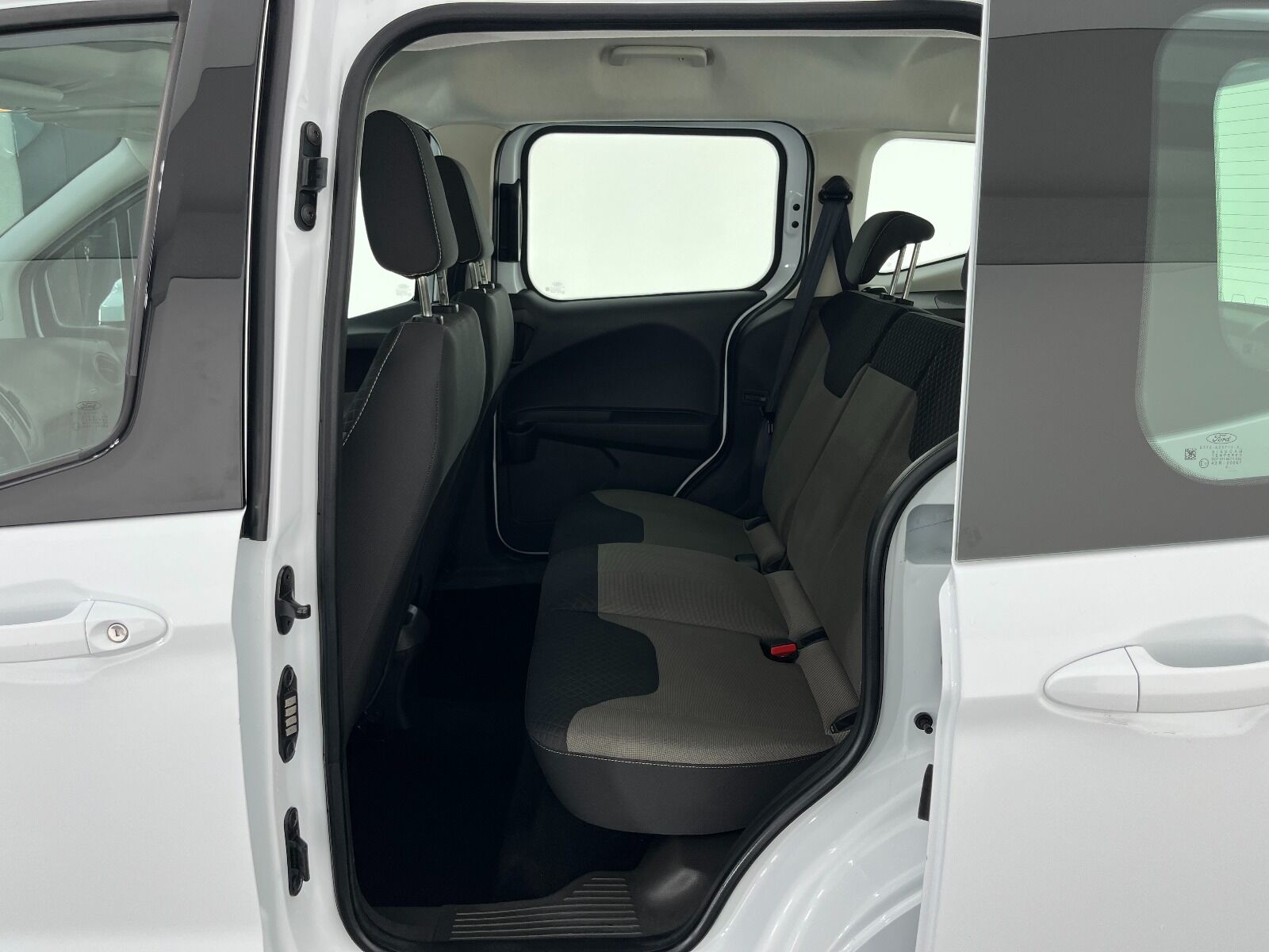 Ford Tourneo Courier 1.5 TDCI Deluxe - 2023 - Detay