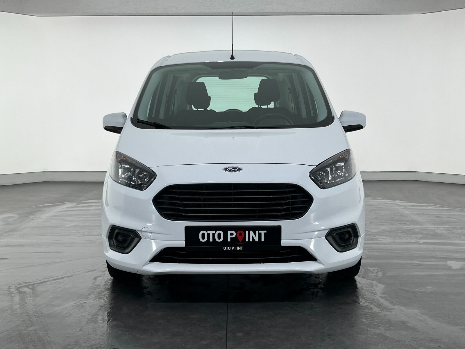 Ford Tourneo Courier 1.5 TDCI Deluxe - 2023