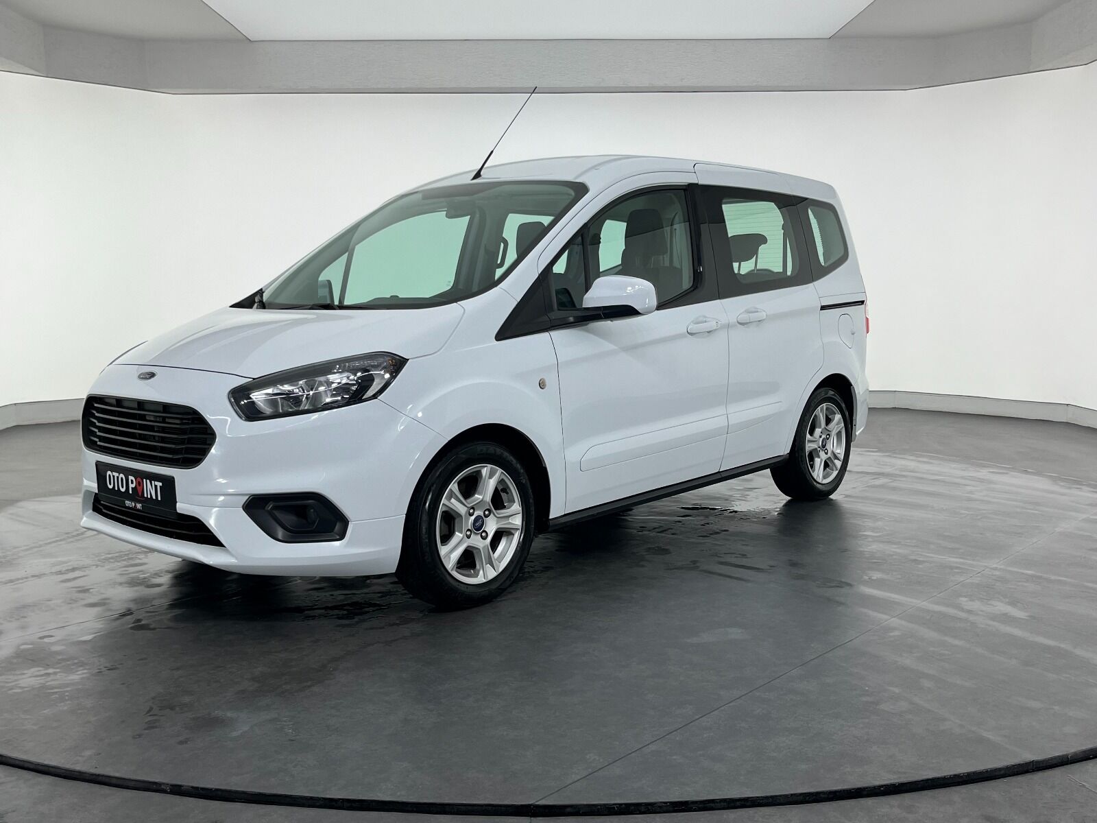 Ford Tourneo Courier 1.5 TDCI Deluxe - 2023 - Detay