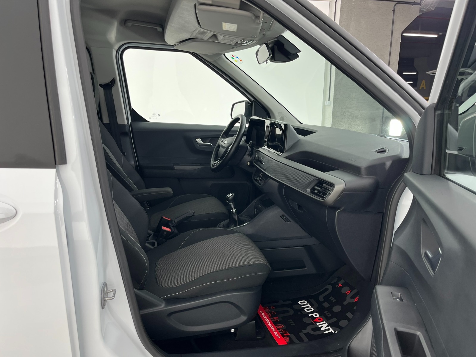 Ford Tourneo Courier Kombi 1.5 EcoBlue Deluxe - 2025 - Detay