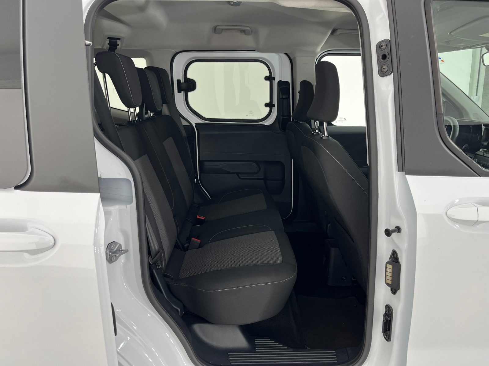 Ford Tourneo Courier Kombi 1.5 EcoBlue Deluxe - 2025 - Detay