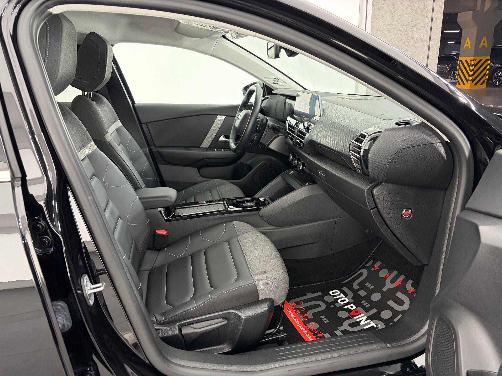 Citroen C4 X 1.2 Puretech Shine EAT8 - 2024 - Detay