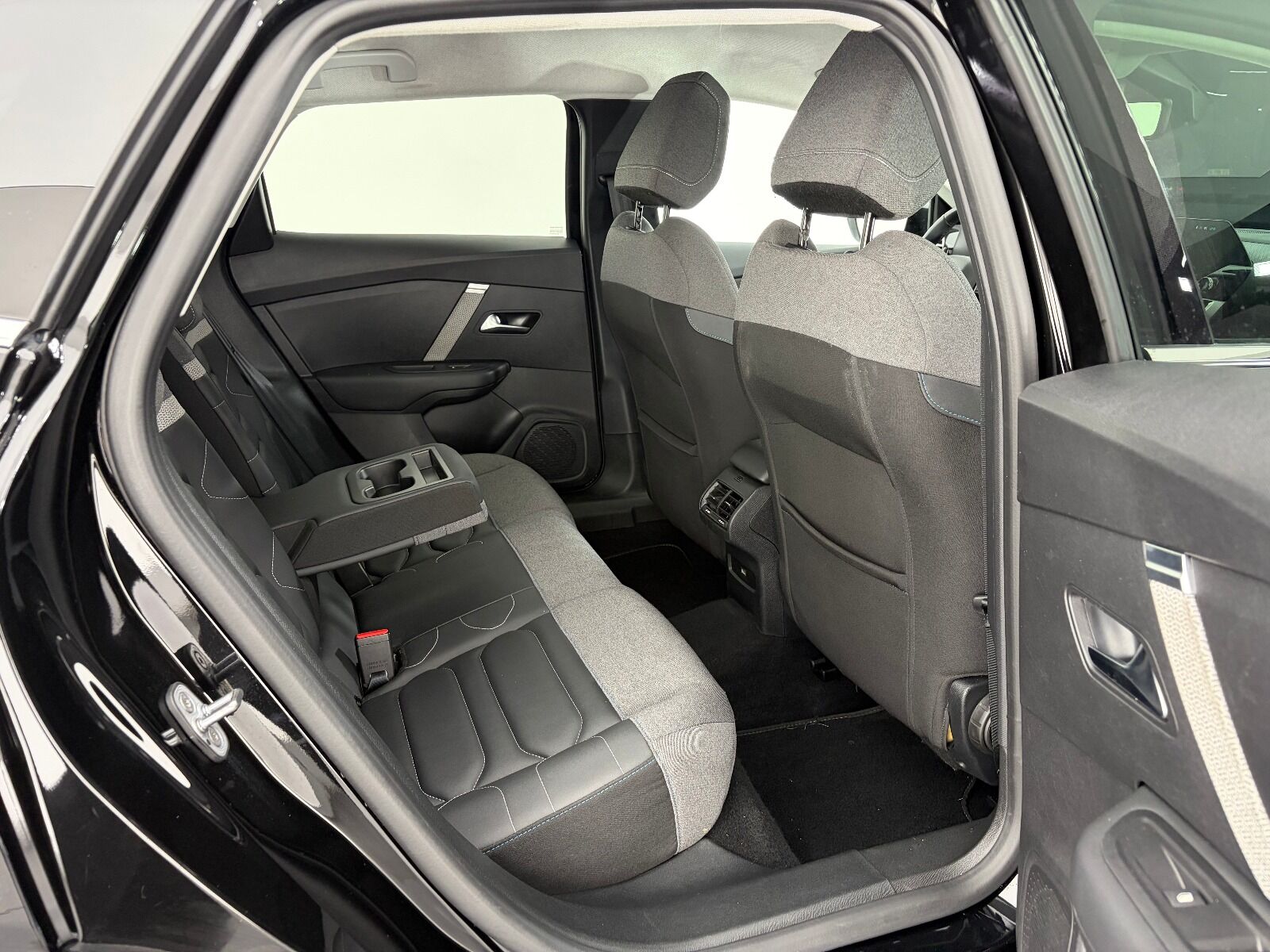 Citroen C4 X 1.2 Puretech Shine EAT8 - 2024 - Detay