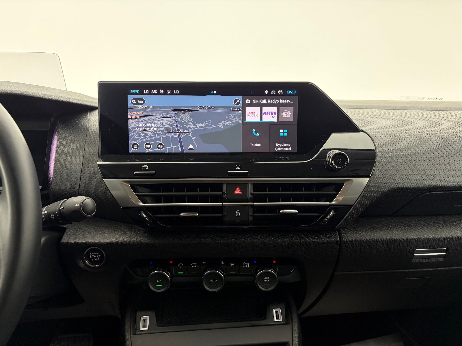 Citroen C4 X 1.2 Puretech Shine EAT8 - 2024 - Detay