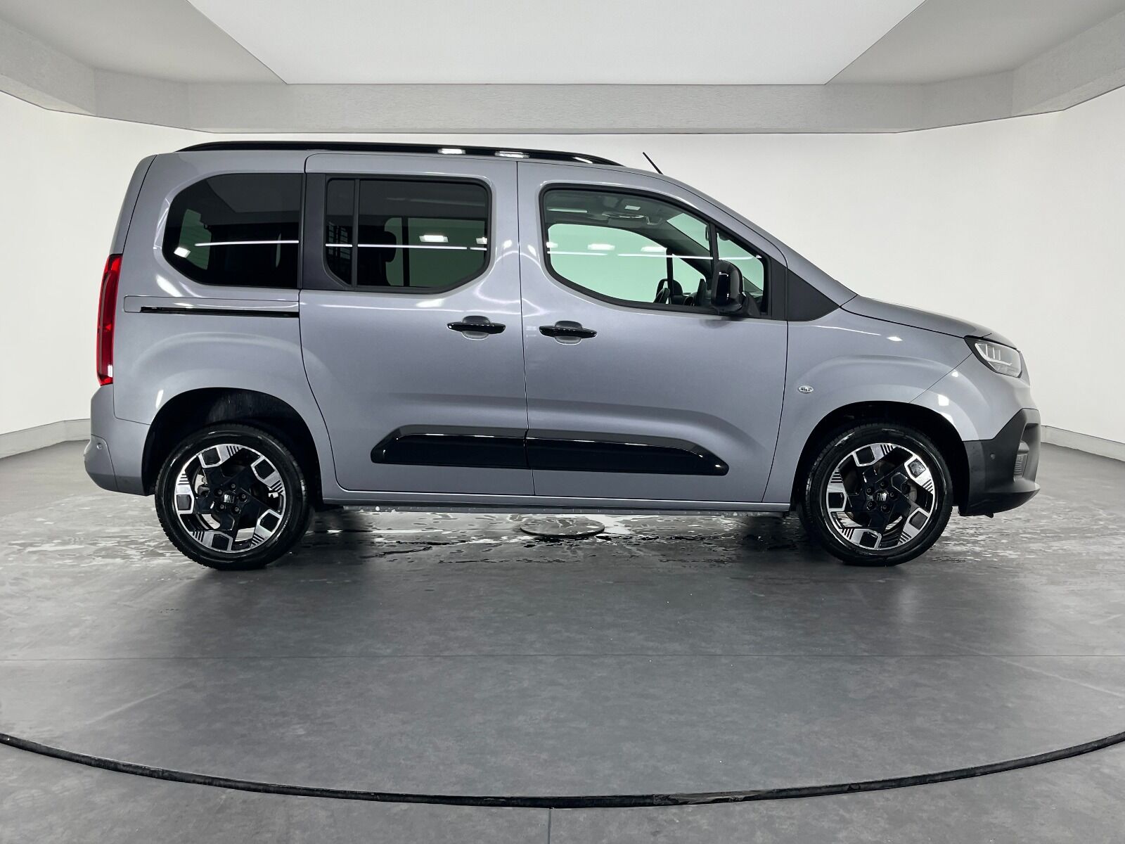 Fiat Doblo Combi 1.5 BlueHDI Premio Plus Otomatik - 2025 - Detay