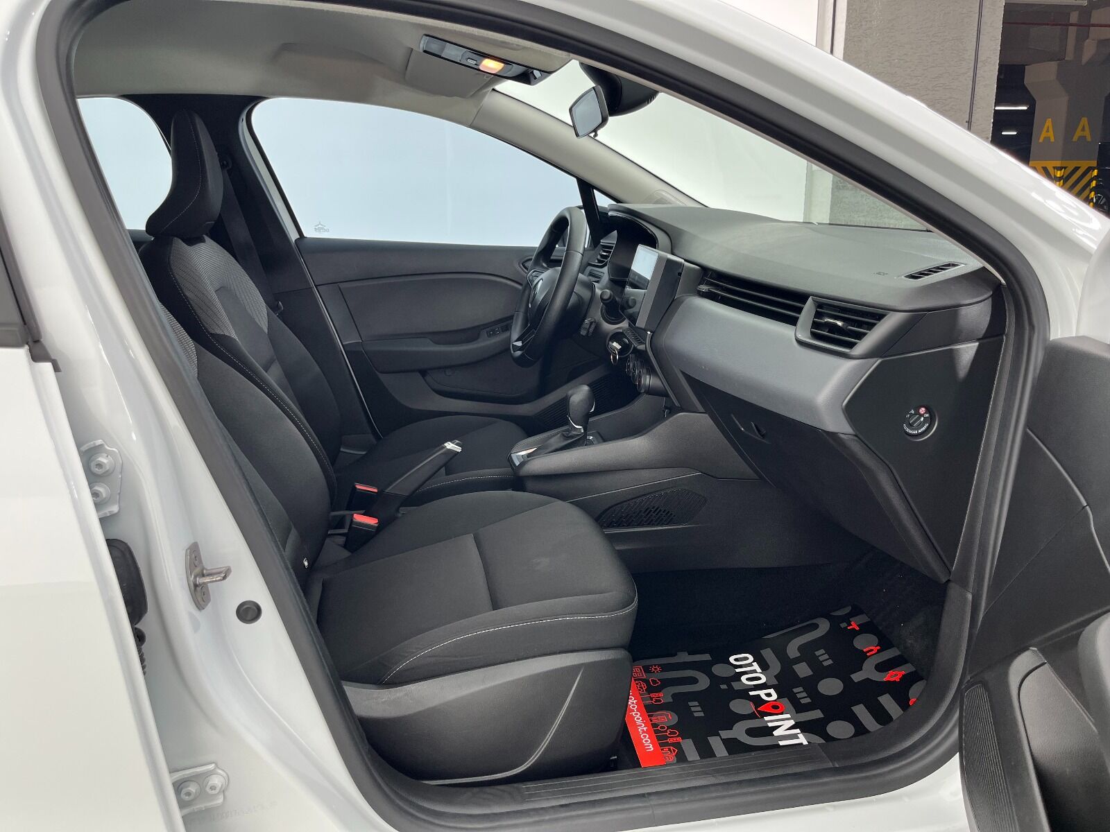 Renault Clio 1.0 TCE Eco Equilibre X-Tronic - 2024 - Detay