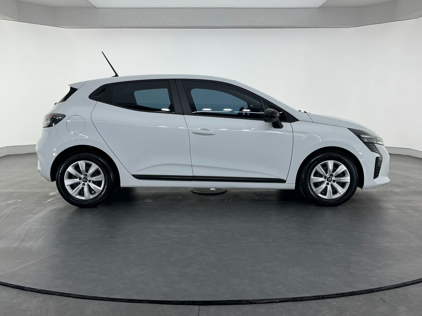 Renault Clio 1.0 TCE Eco Equilibre X-Tronic - 2024 - Detay