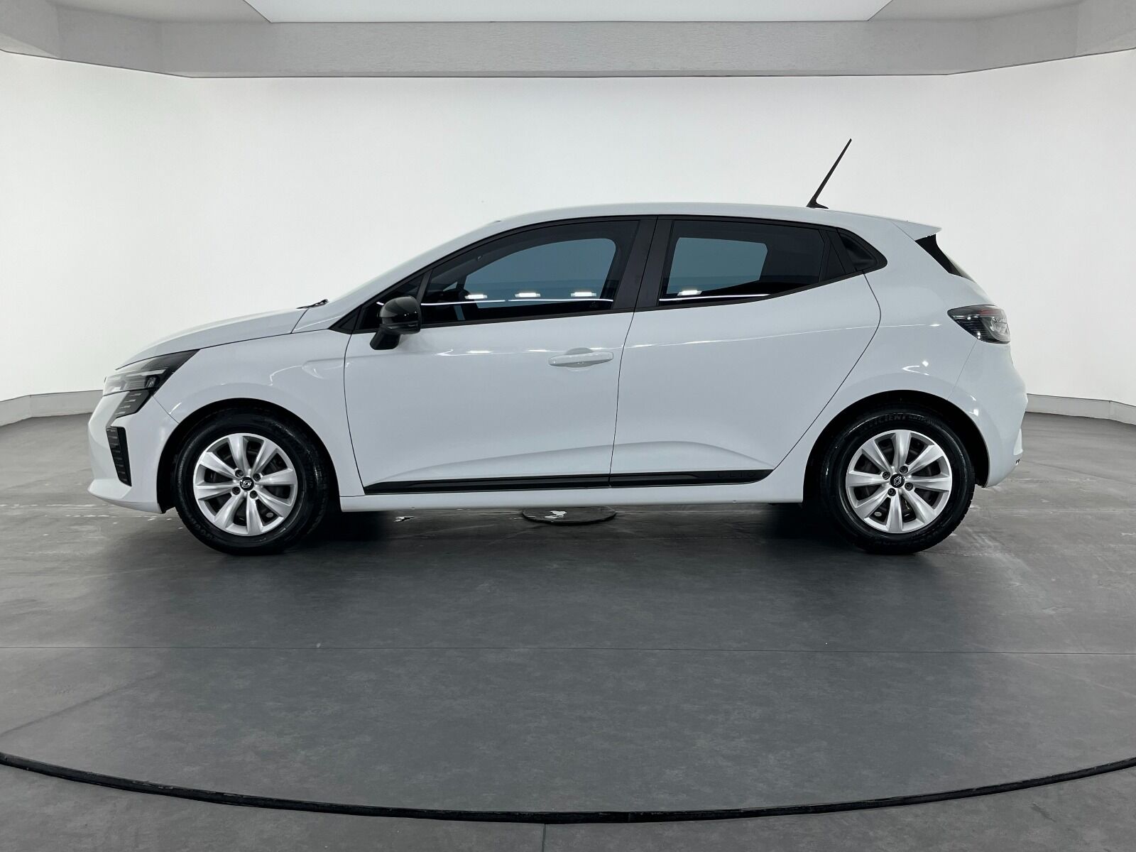 Renault Clio 1.0 TCE Eco Equilibre X-Tronic - 2024 - Detay