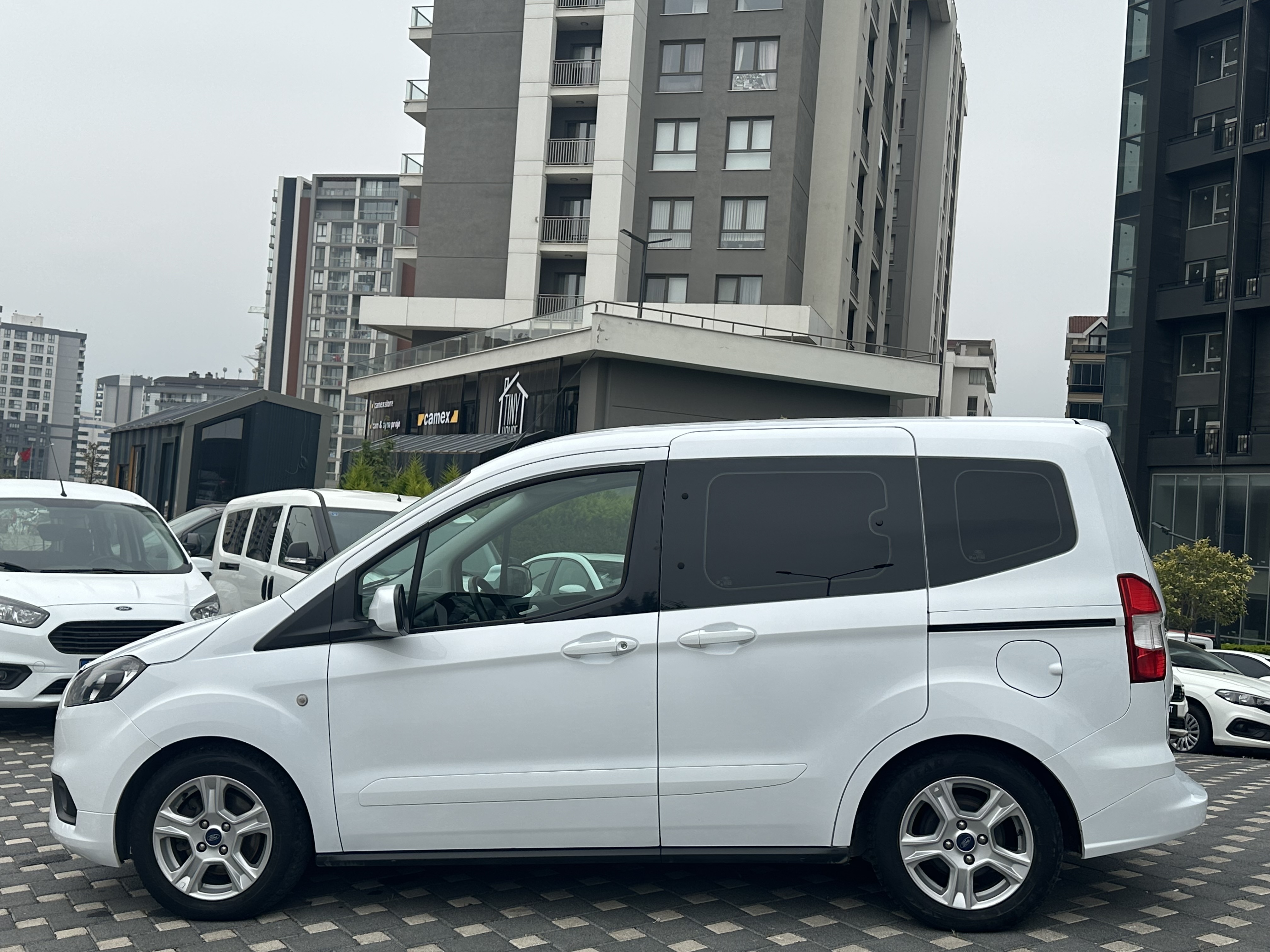 Ford Tourneo Courier Kombi 1.5 TDCI Deluxe - 2022