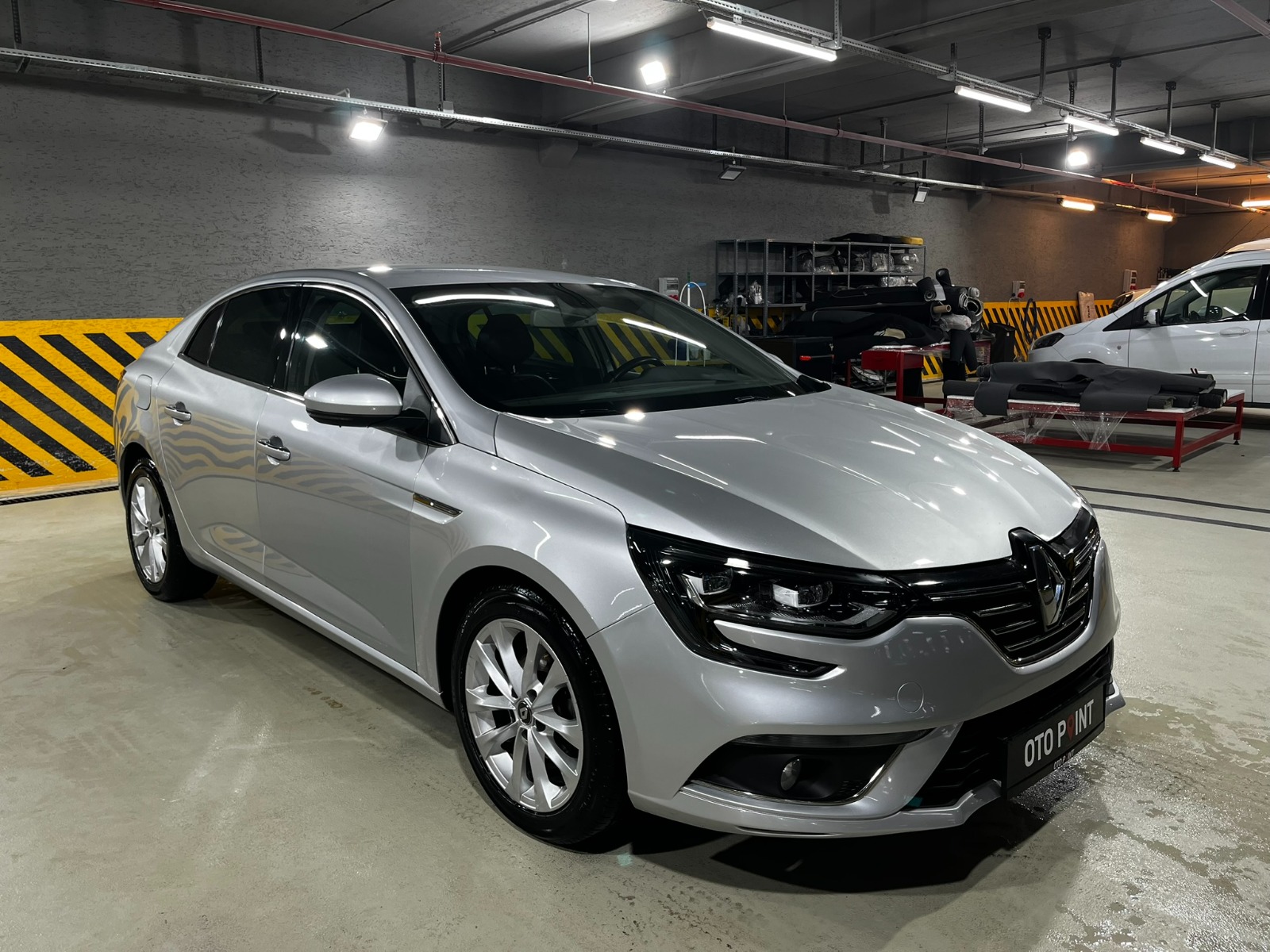 Renault Megane Sedan 1.5 Blue DCI Icon EDC - 2020