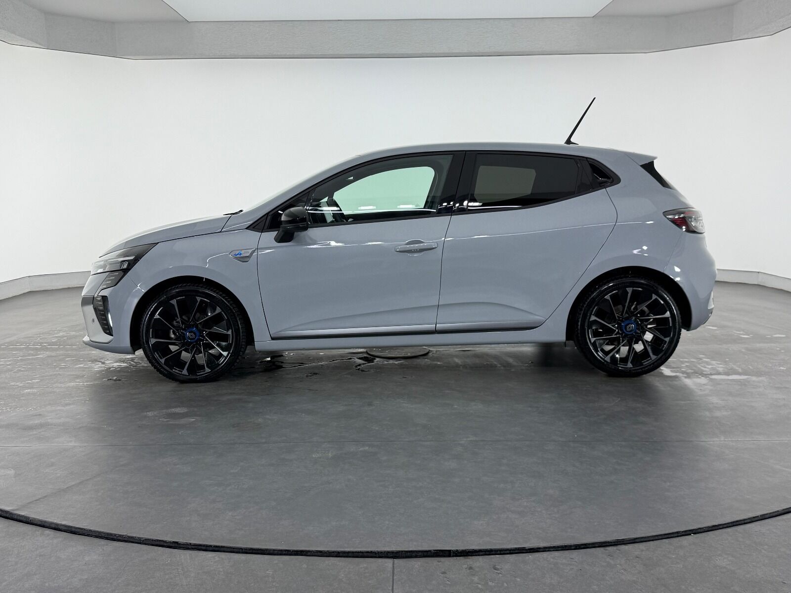 Renault Clio 1.0 TCE Techno Esprit Alpine X-Tronic - 2025 - Detay