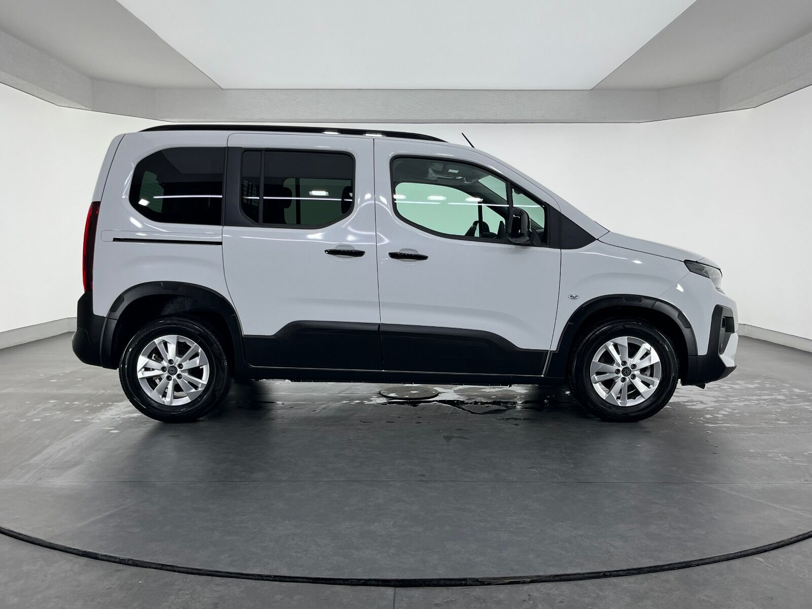 Peugeot Rifter 1.5 BlueHDI Allure EAT8 - 2025 - Detay