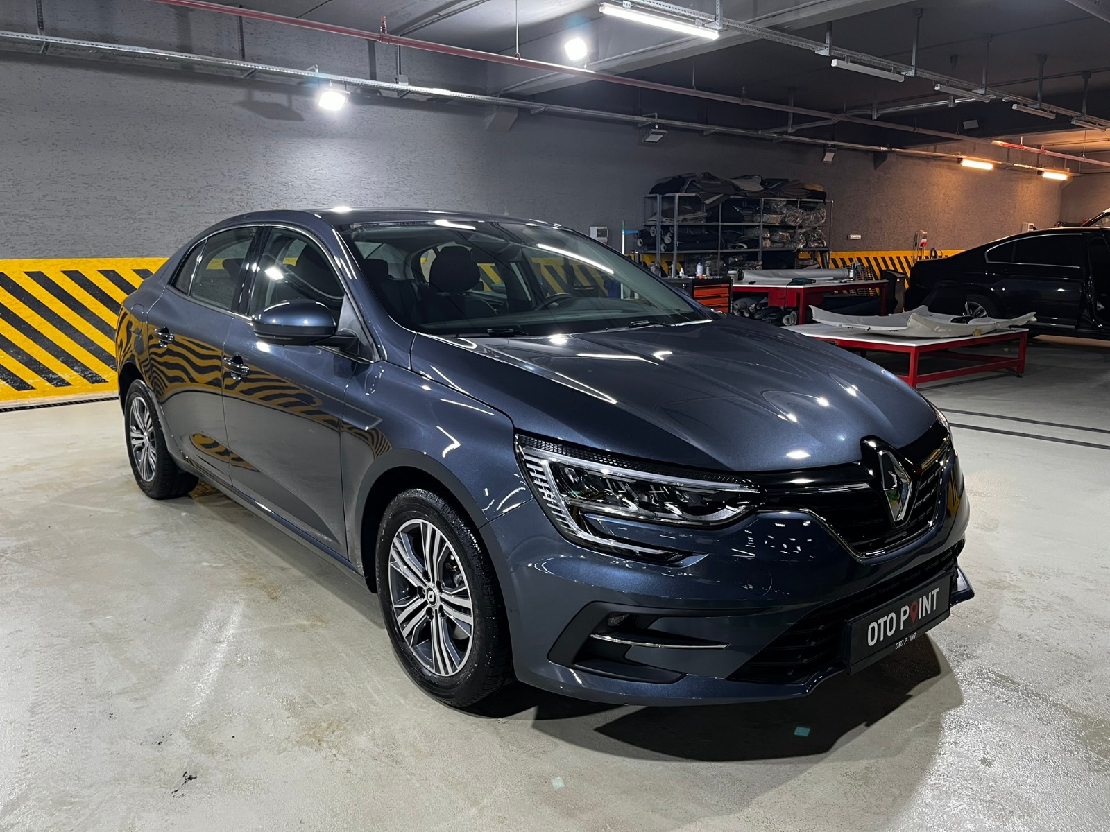 Renault Megane Sedan 1.3 TCe Touch EDC - 2024