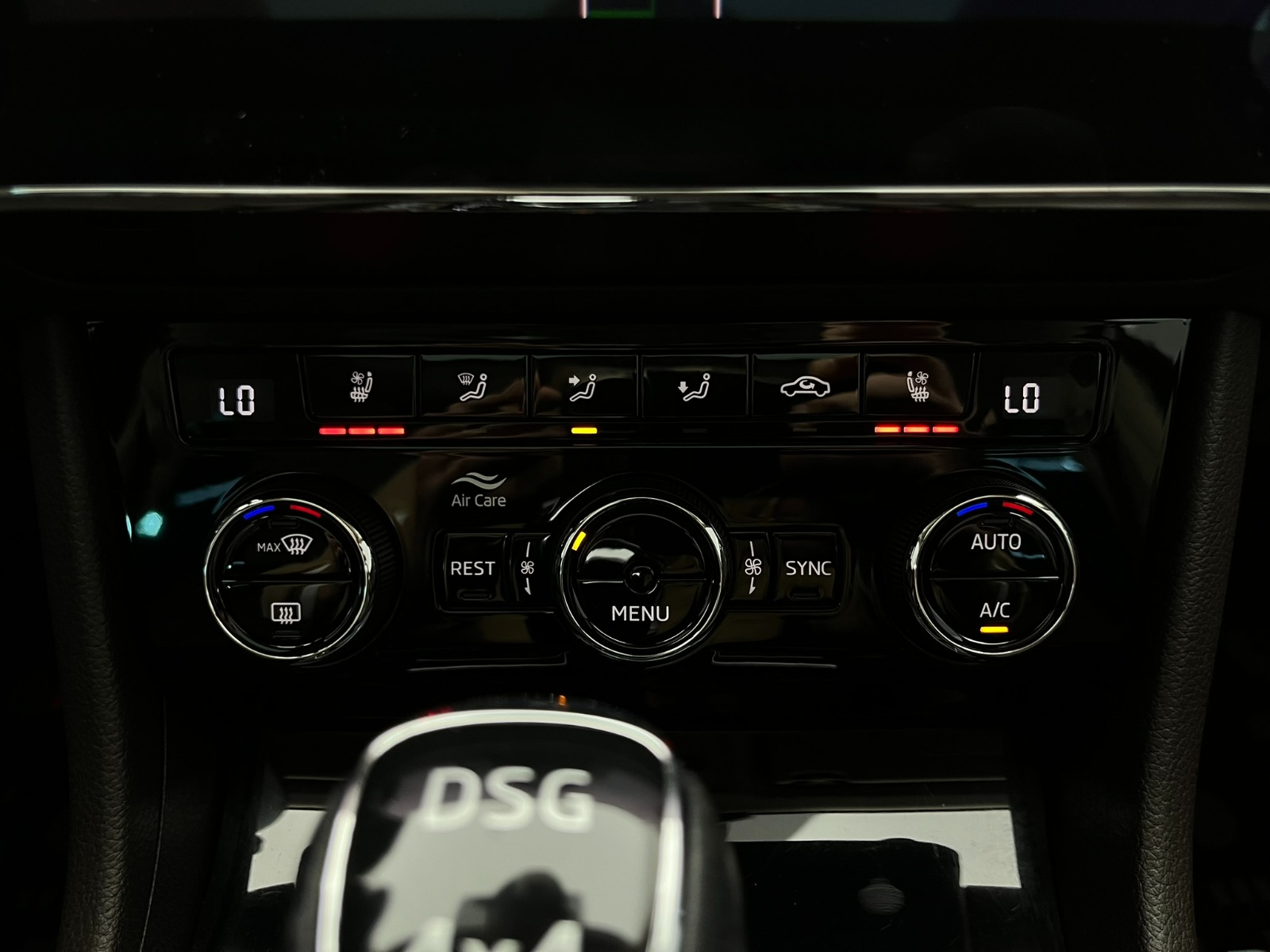 Skoda Superb Sedan 2.0 TDI SCR 4x4 L&K Crystal DSG - 2020 - Detay