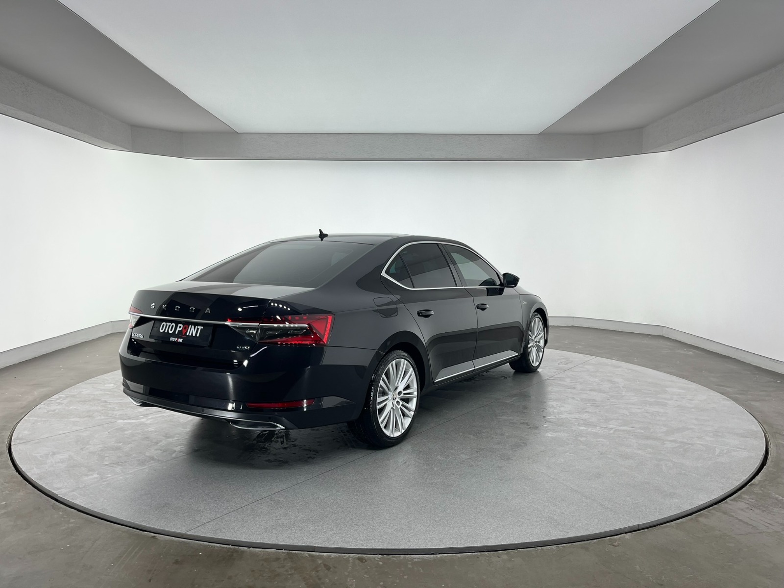 Skoda Superb Sedan 2.0 TDI SCR 4x4 L&K Crystal DSG - 2020 - Detay