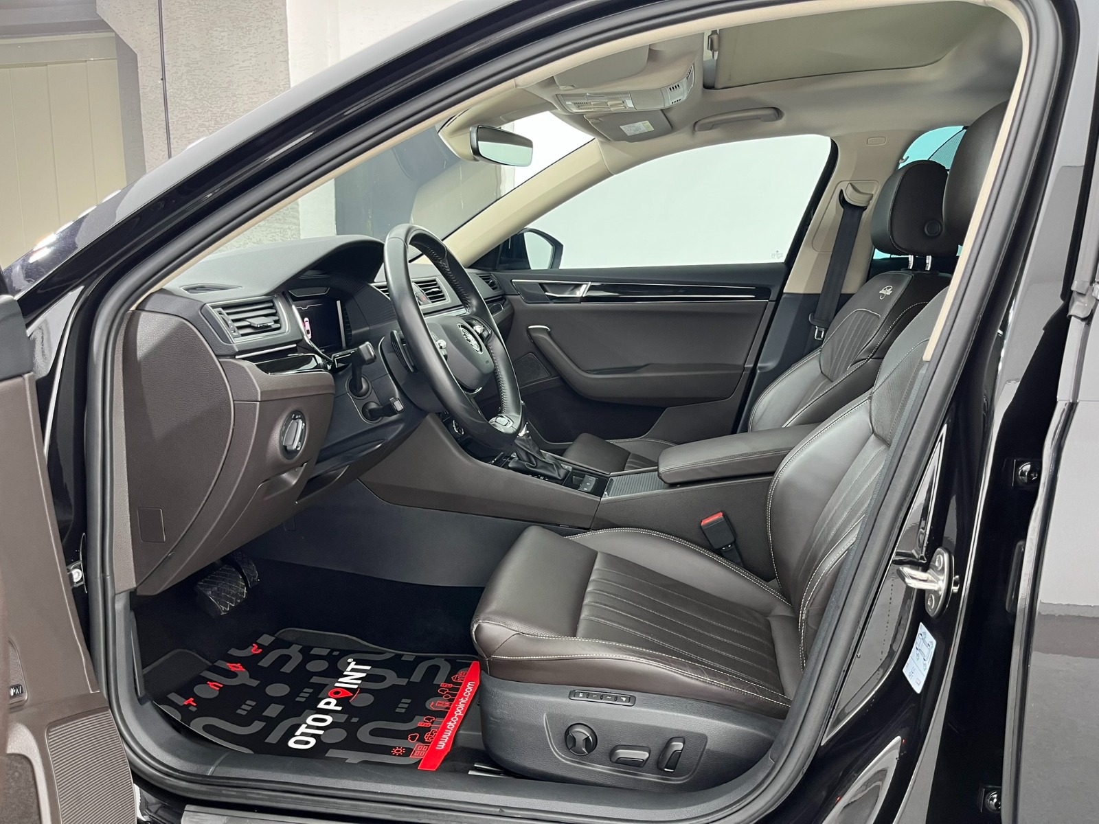 Skoda Superb Sedan 2.0 TDI SCR 4x4 L&K Crystal DSG - 2020 - Detay