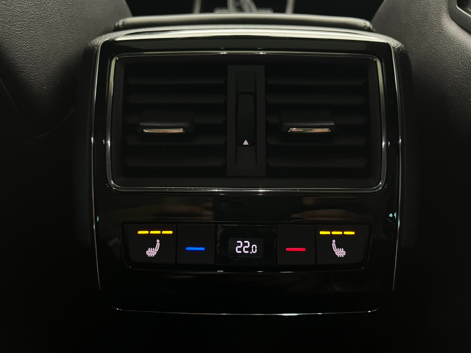 Skoda Superb Sedan 2.0 TDI SCR 4x4 L&K Crystal DSG - 2020 - Detay