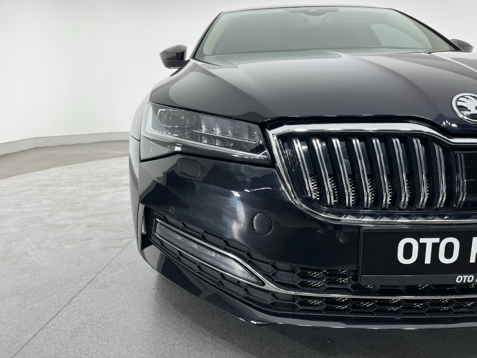 Skoda Superb Sedan 2.0 TDI SCR 4x4 L&K Crystal DSG - 2020 - Detay