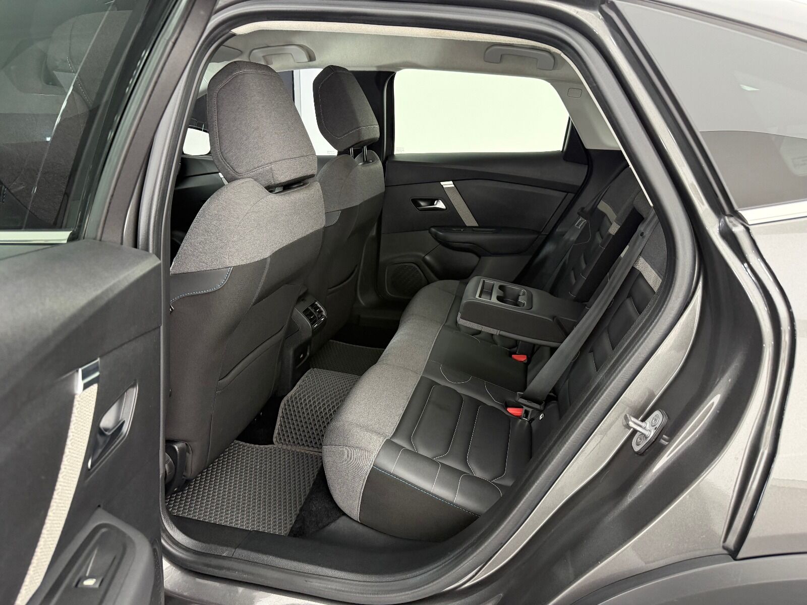 Citroen C4 X 1.2 Puretech Shine EAT8 - 2023 - Detay