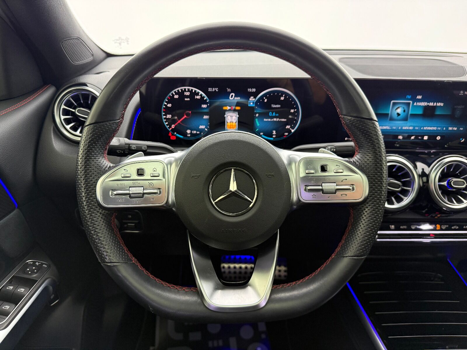 Mercedes-Benz GLB 200 AMG+ 4Matic DCT - 2023 - Detay