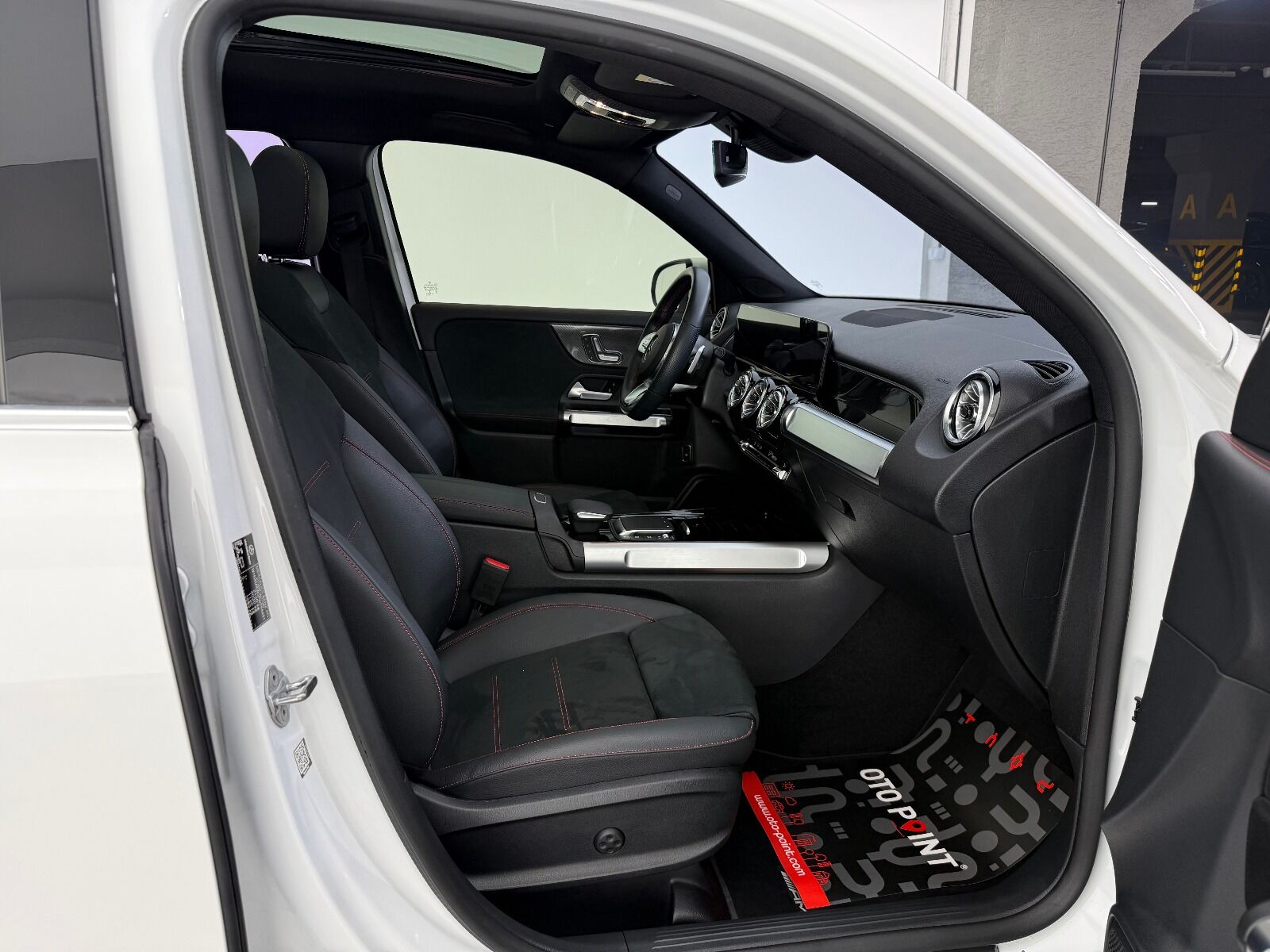 Mercedes-Benz GLB 200 AMG+ 4Matic DCT - 2023 - Detay