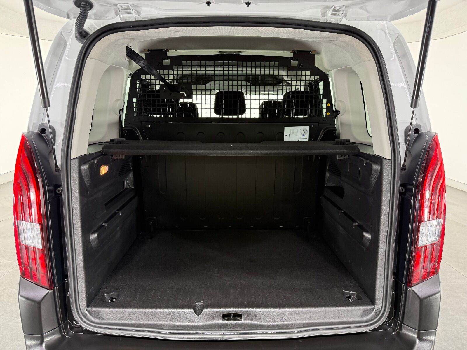 Peugeot Rifter 1.5 BlueHDI Allure EAT8 - 2026 - Detay