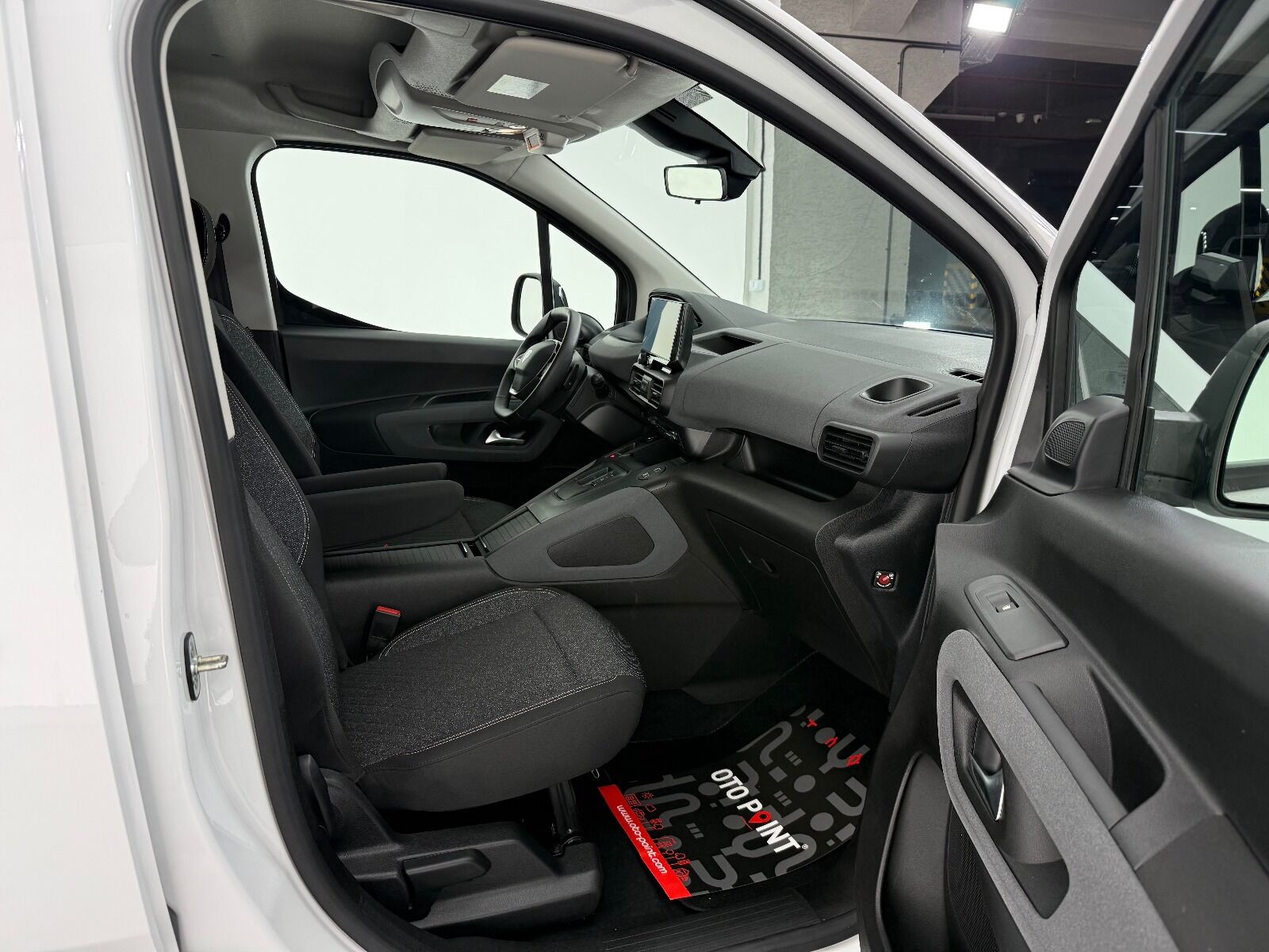 Peugeot Rifter 1.5 BlueHDI Allure EAT8 - 2026 - Detay