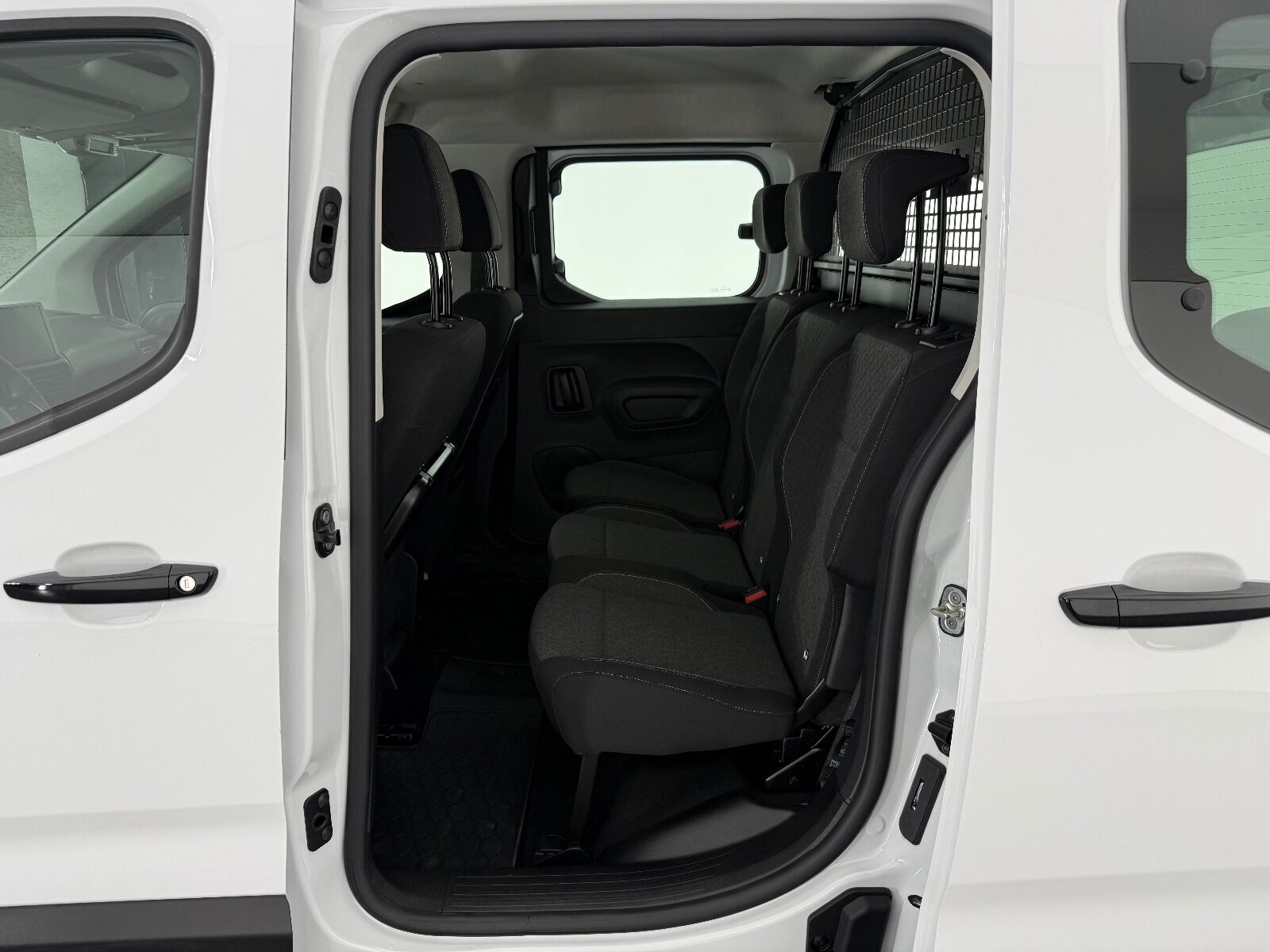 Opel Combo 1.5 D Essential - 2026 - Detay